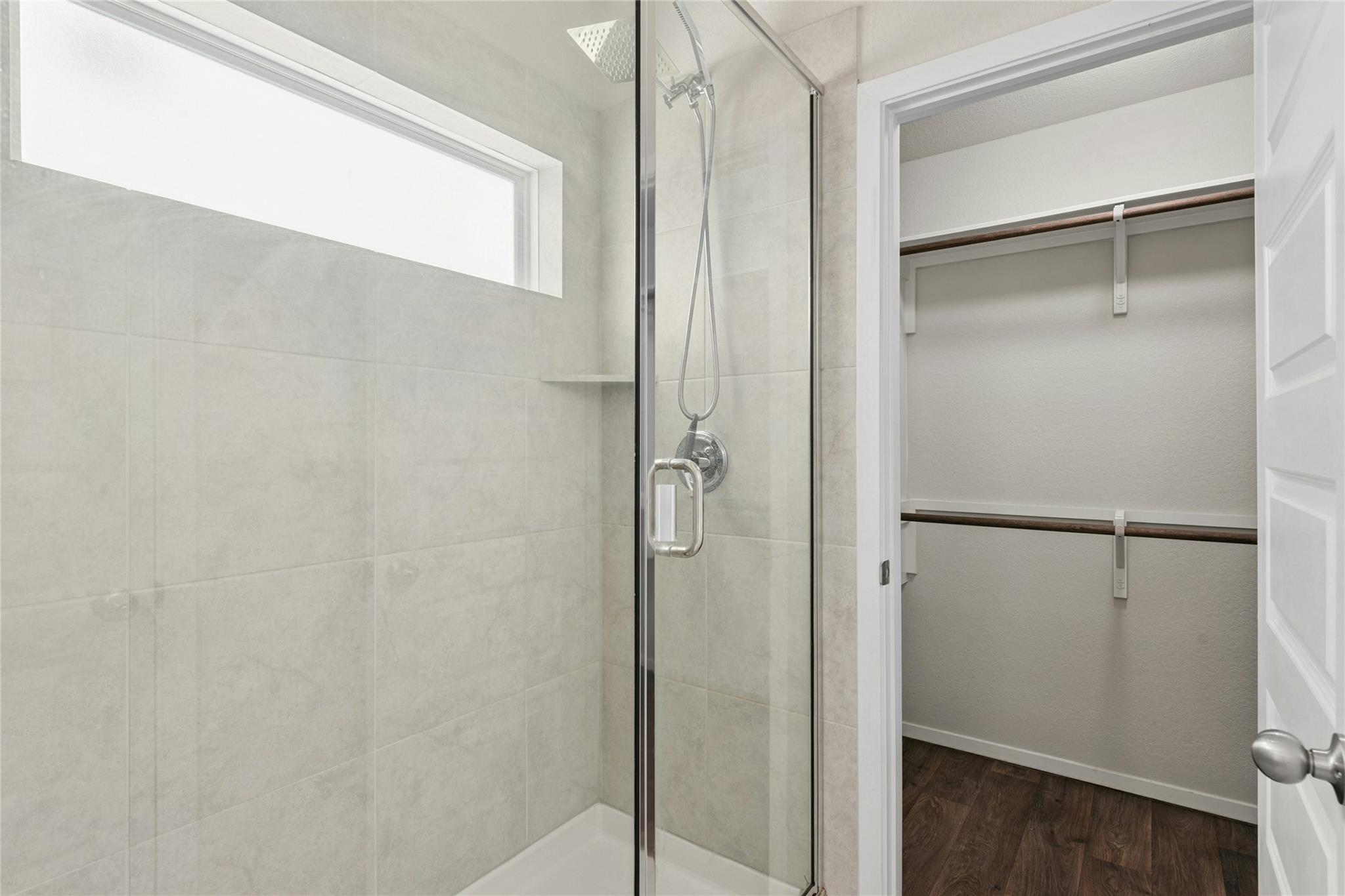 120 Lyndon DR