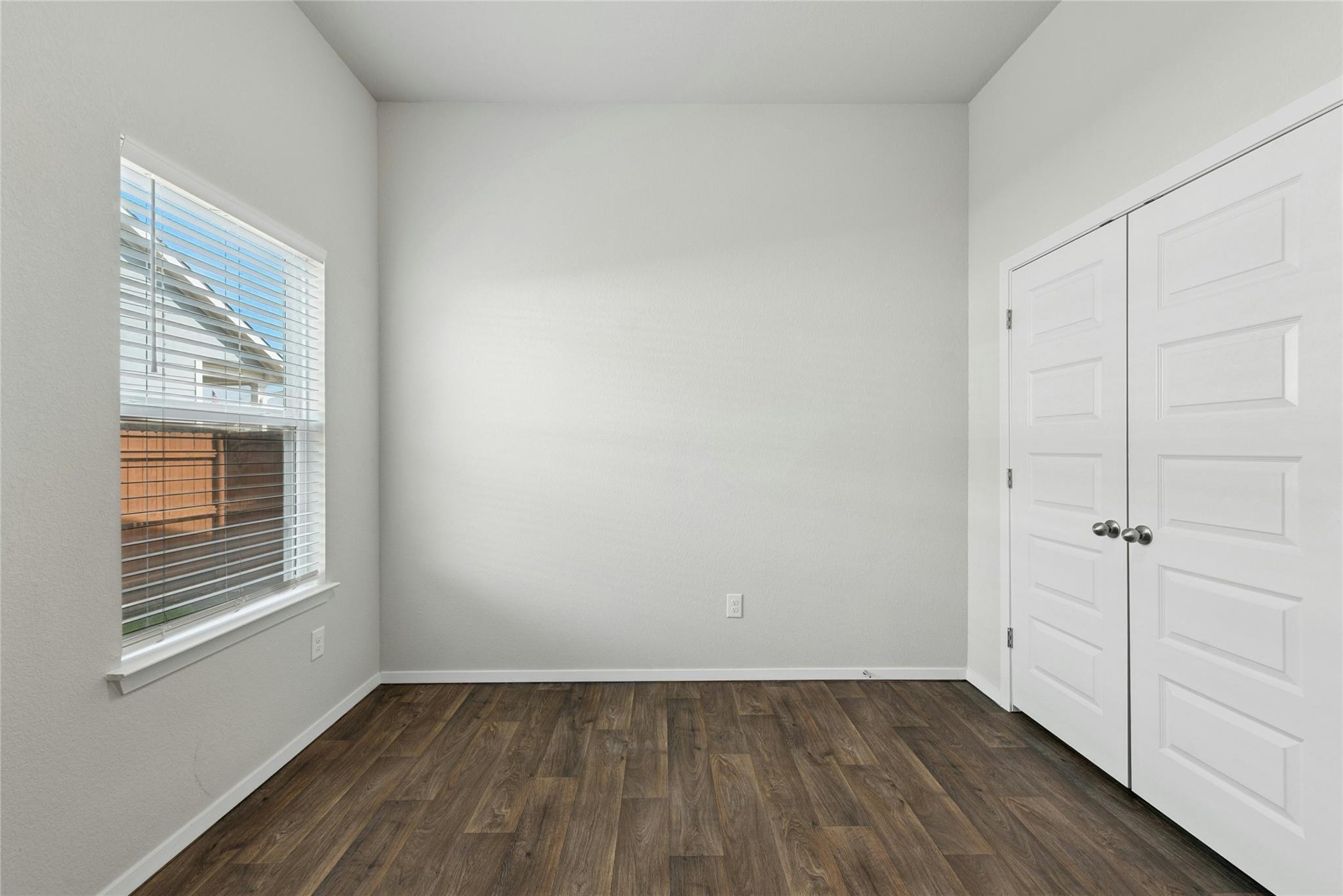 120 Lyndon DR