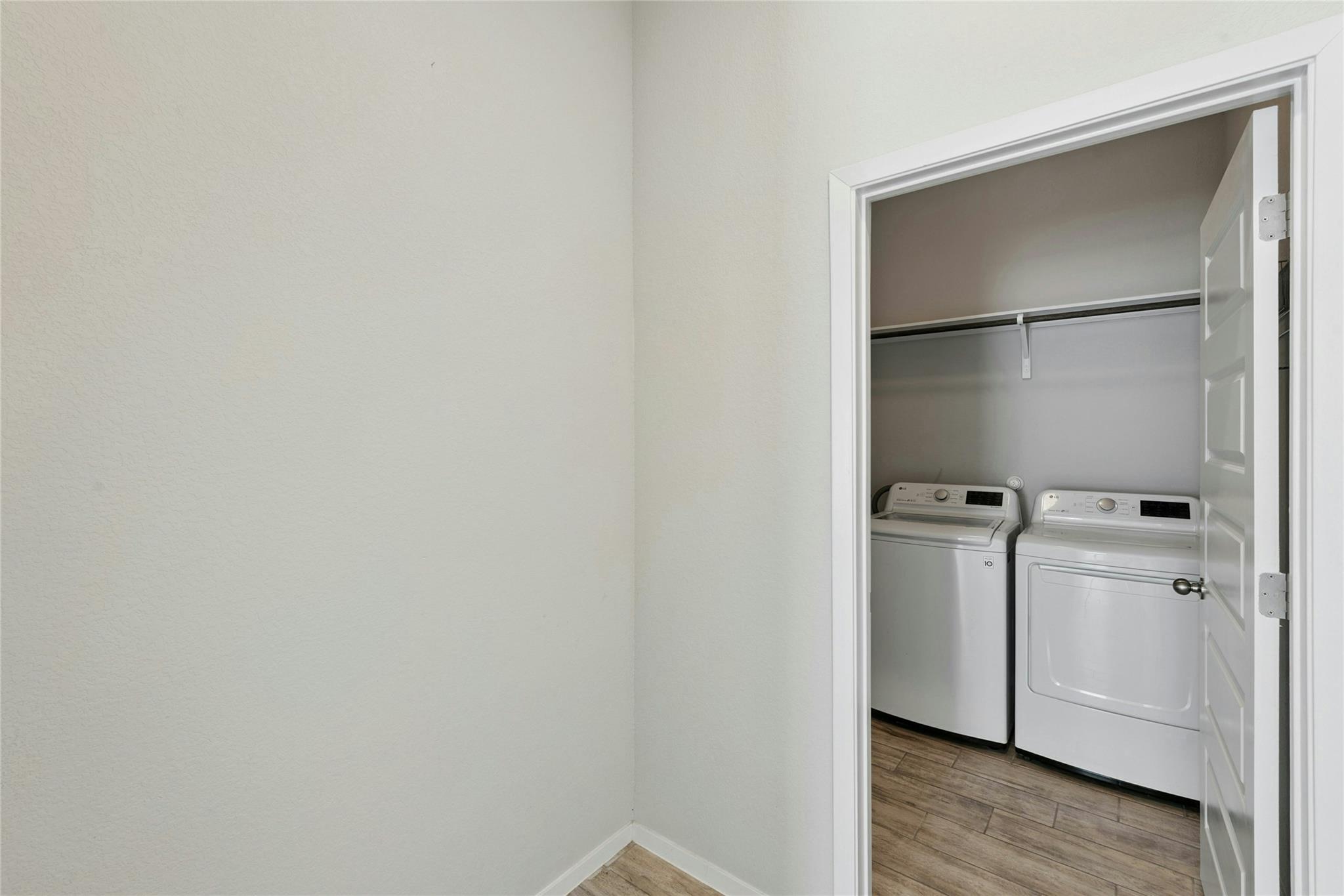 120 Lyndon DR