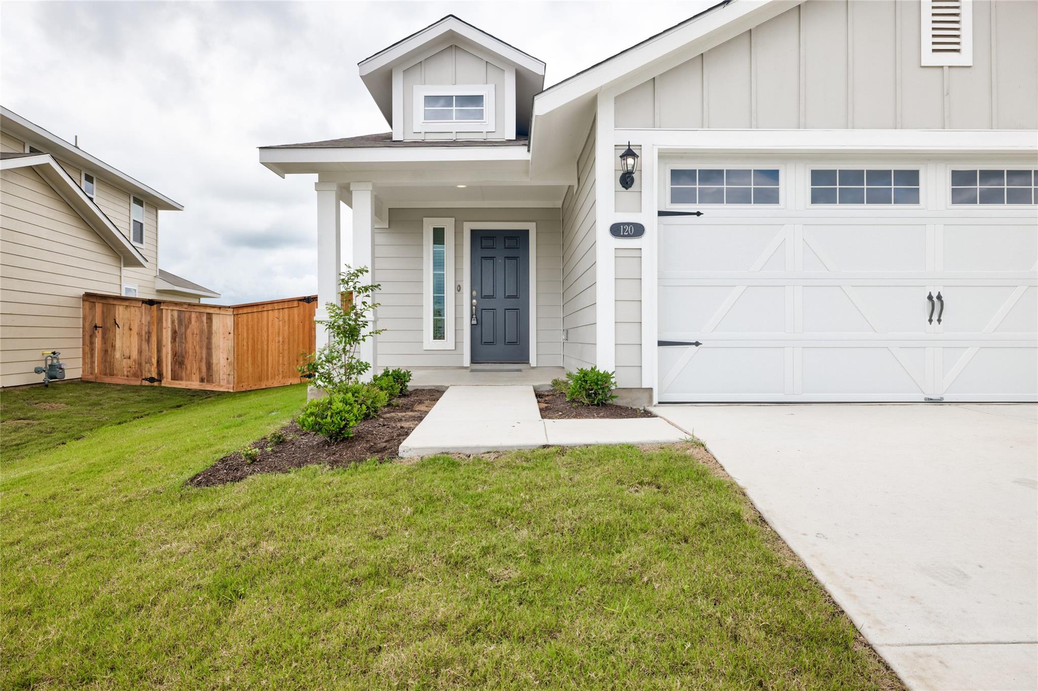 120 Lyndon DR