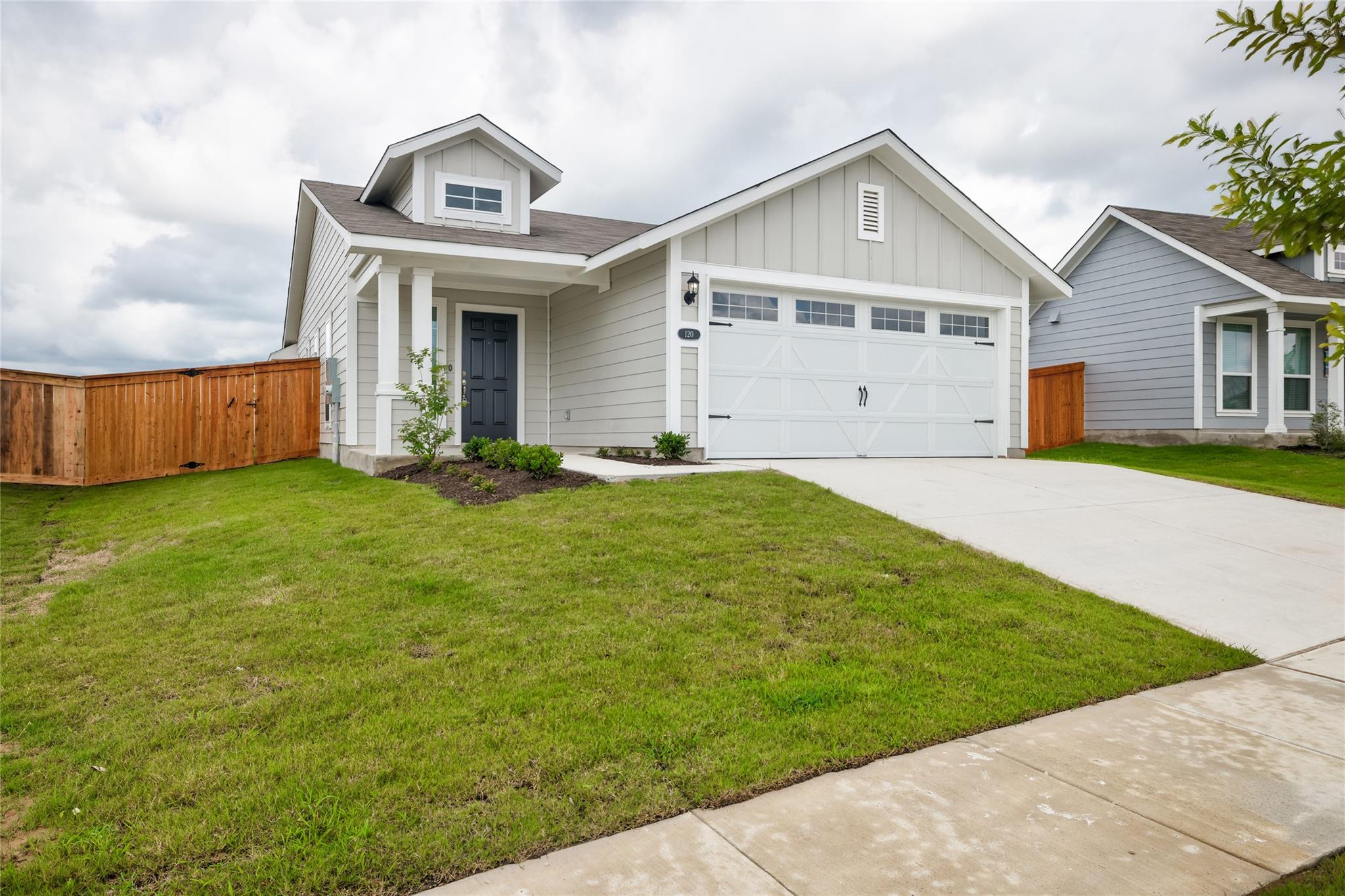 120 Lyndon DR