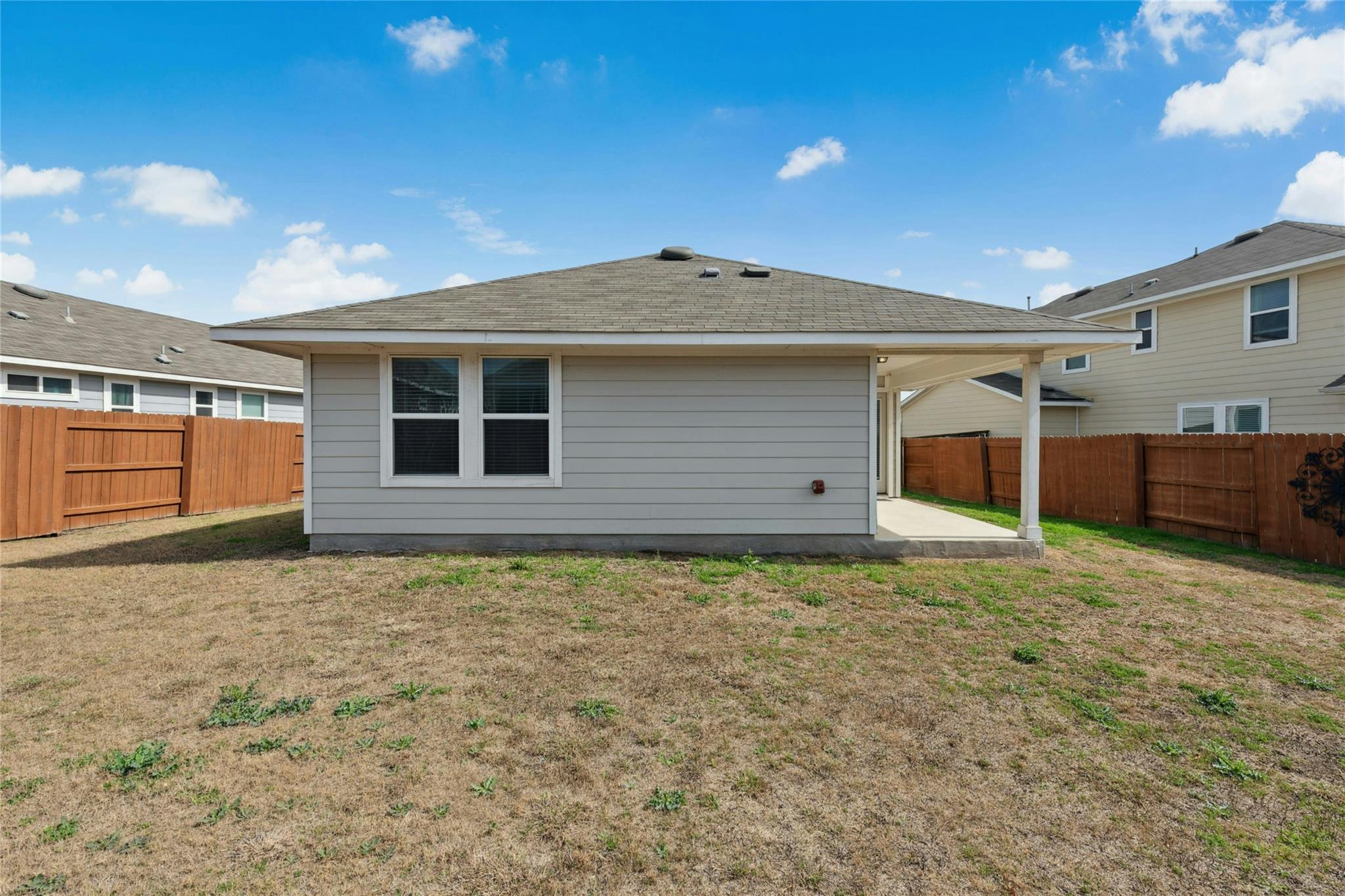 120 Lyndon DR