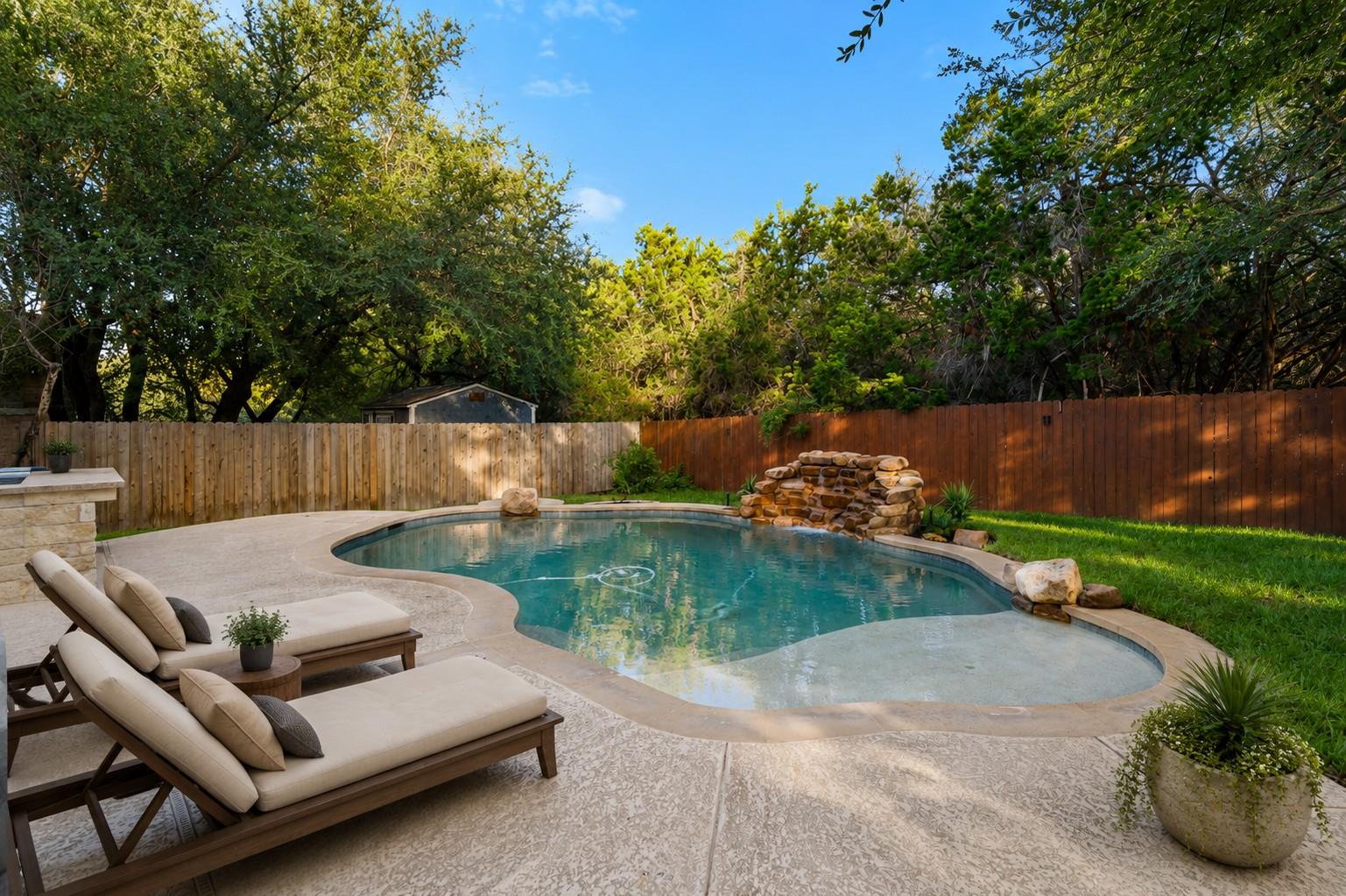 1807 Liberty Oaks BLVD