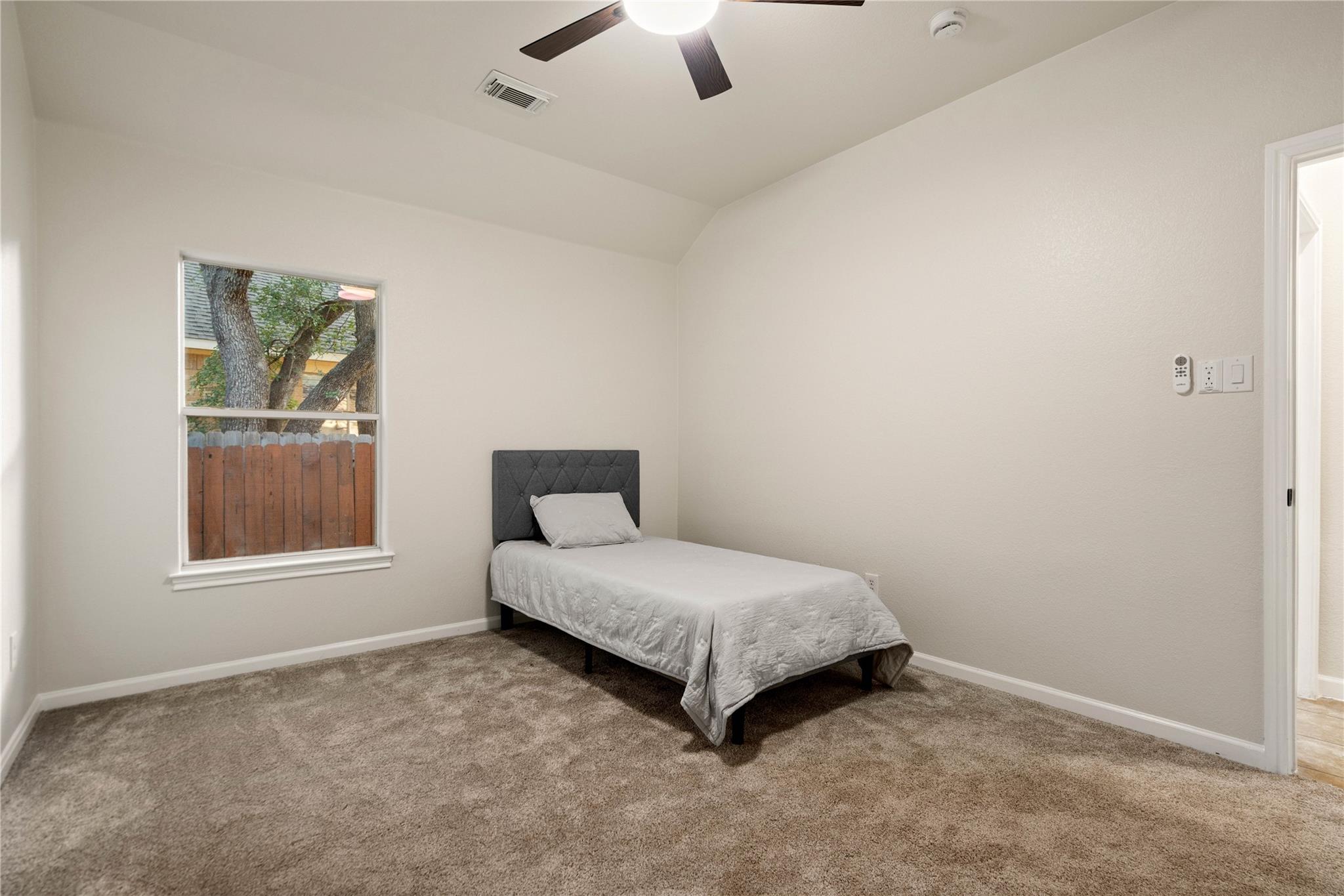 1807 Liberty Oaks BLVD
