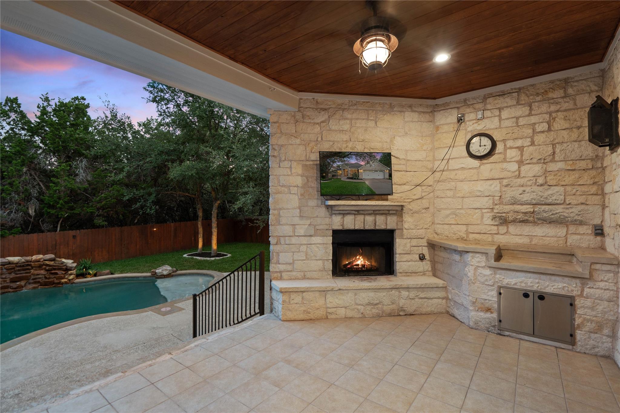 1807 Liberty Oaks BLVD