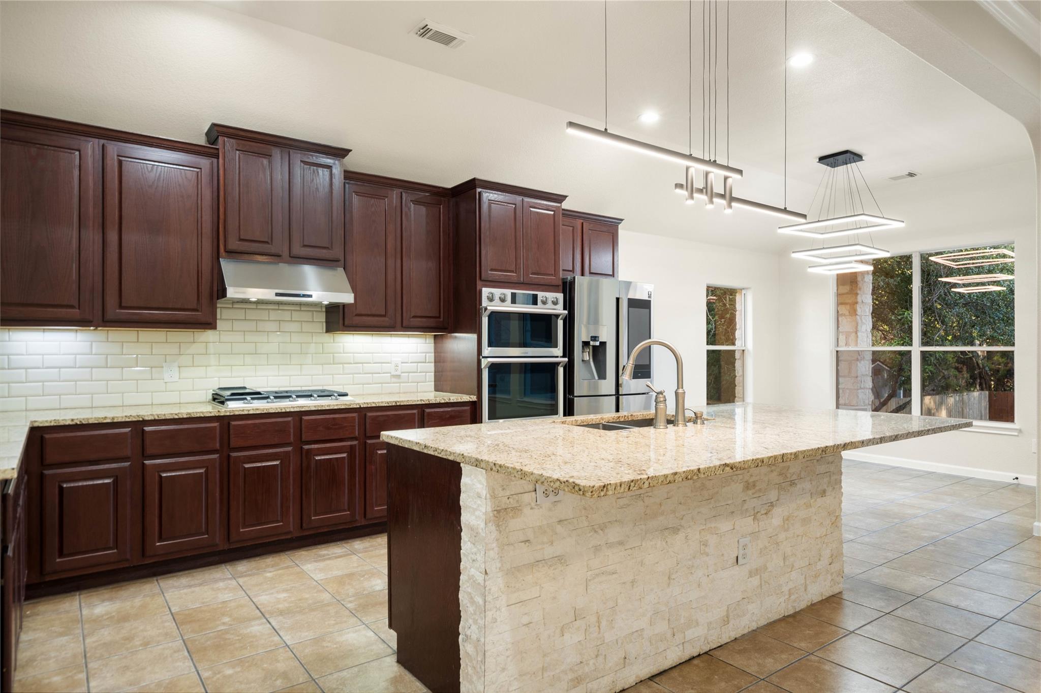 1807 Liberty Oaks BLVD