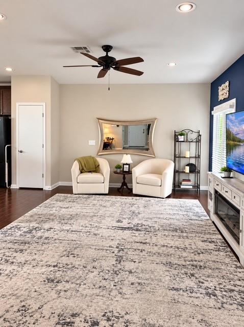 204 Twisted Oaks LN