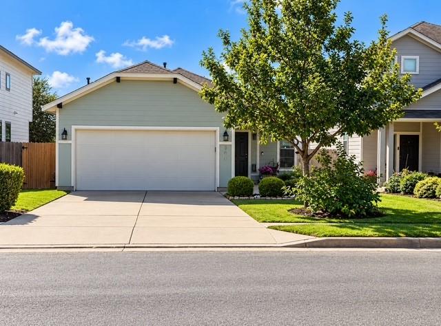 204 Twisted Oaks LN