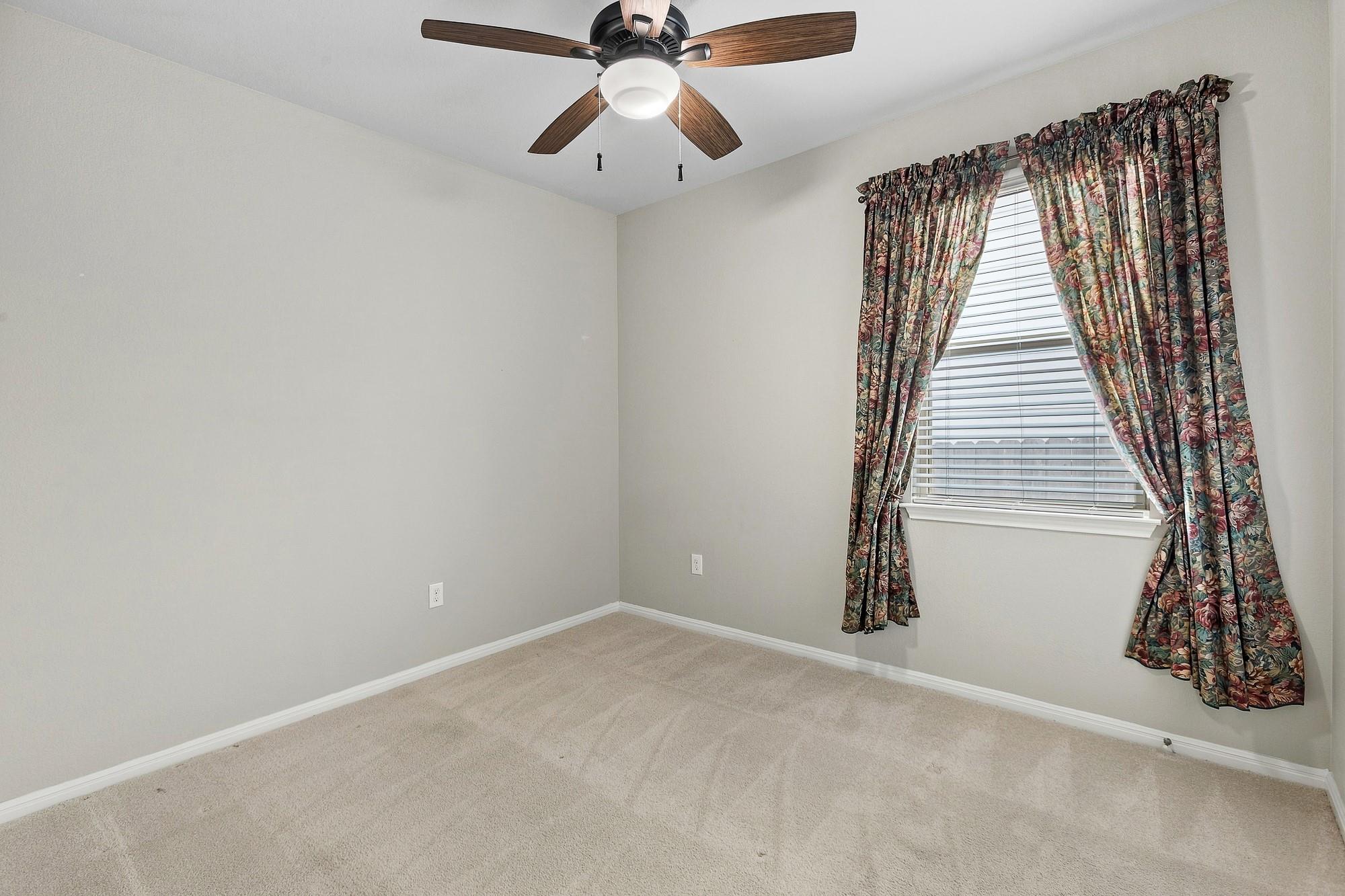 204 Twisted Oaks LN
