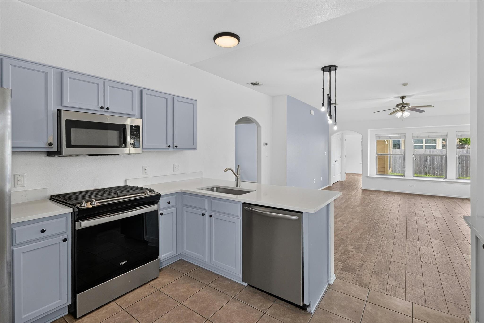 15111 Parrish LN