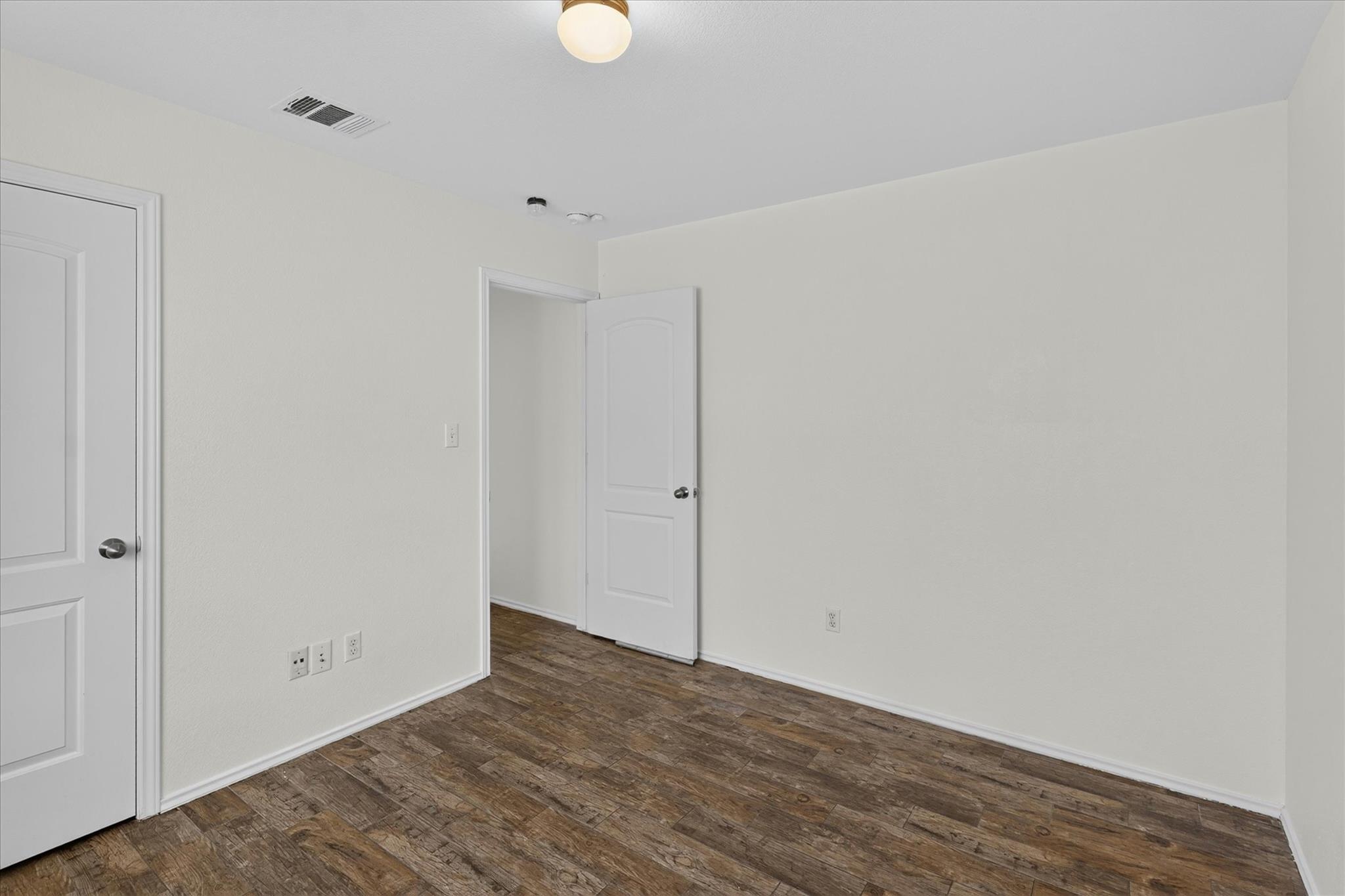 15111 Parrish LN