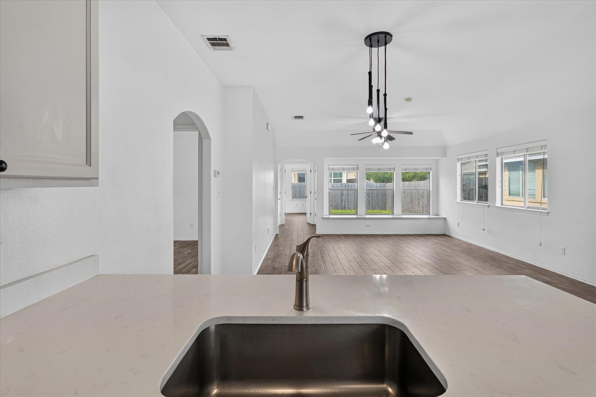15111 Parrish LN