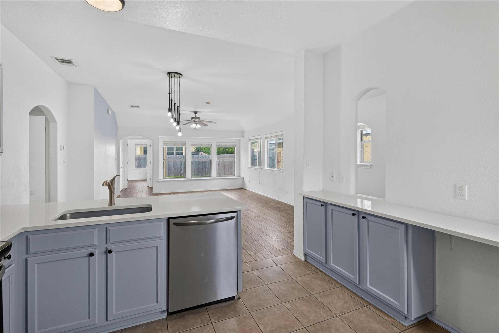 15111 Parrish LN