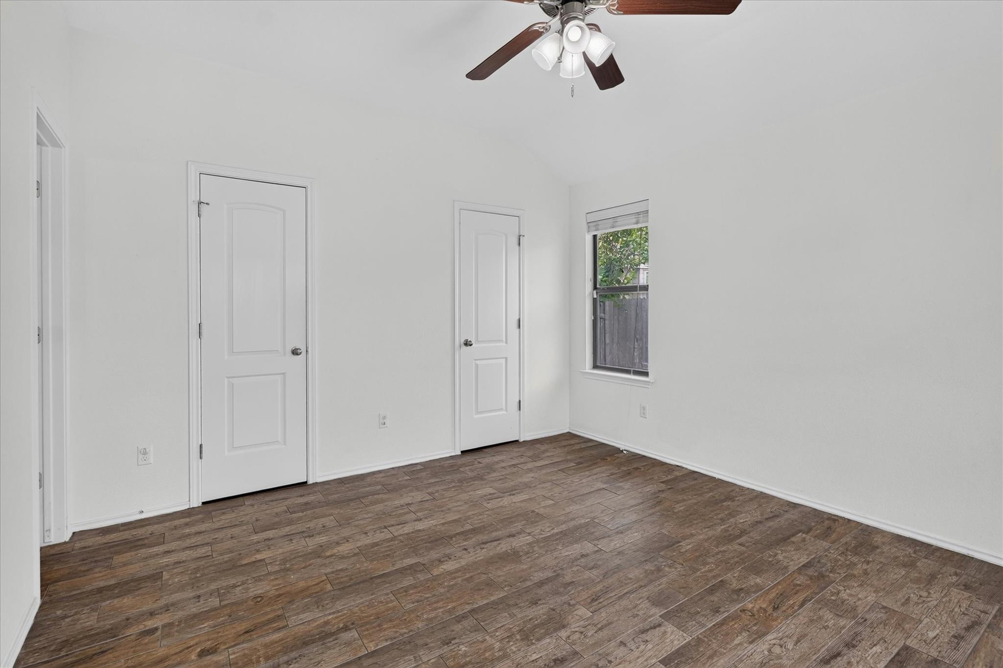 15111 Parrish LN