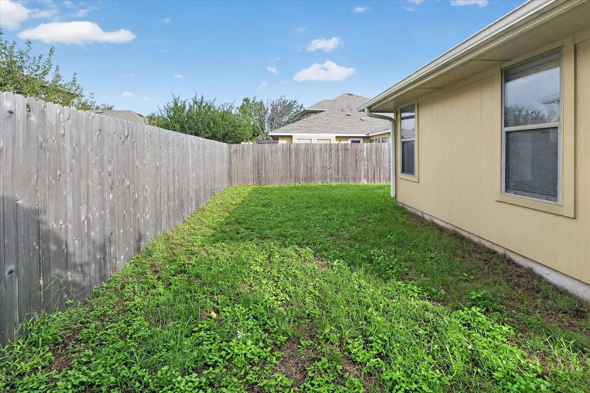 15111 Parrish LN