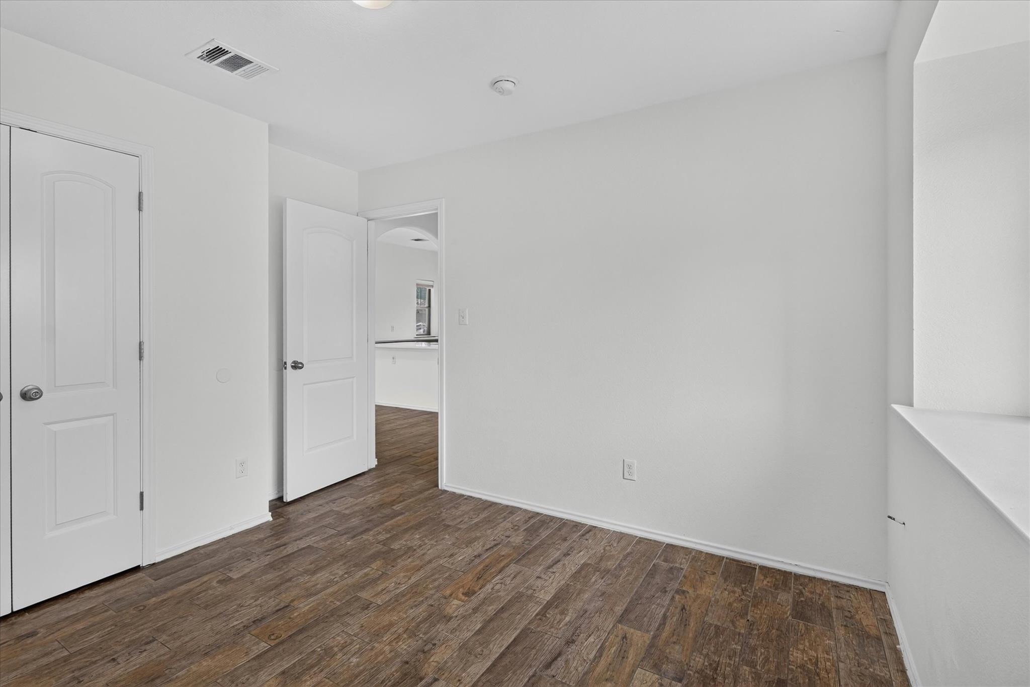 15111 Parrish LN