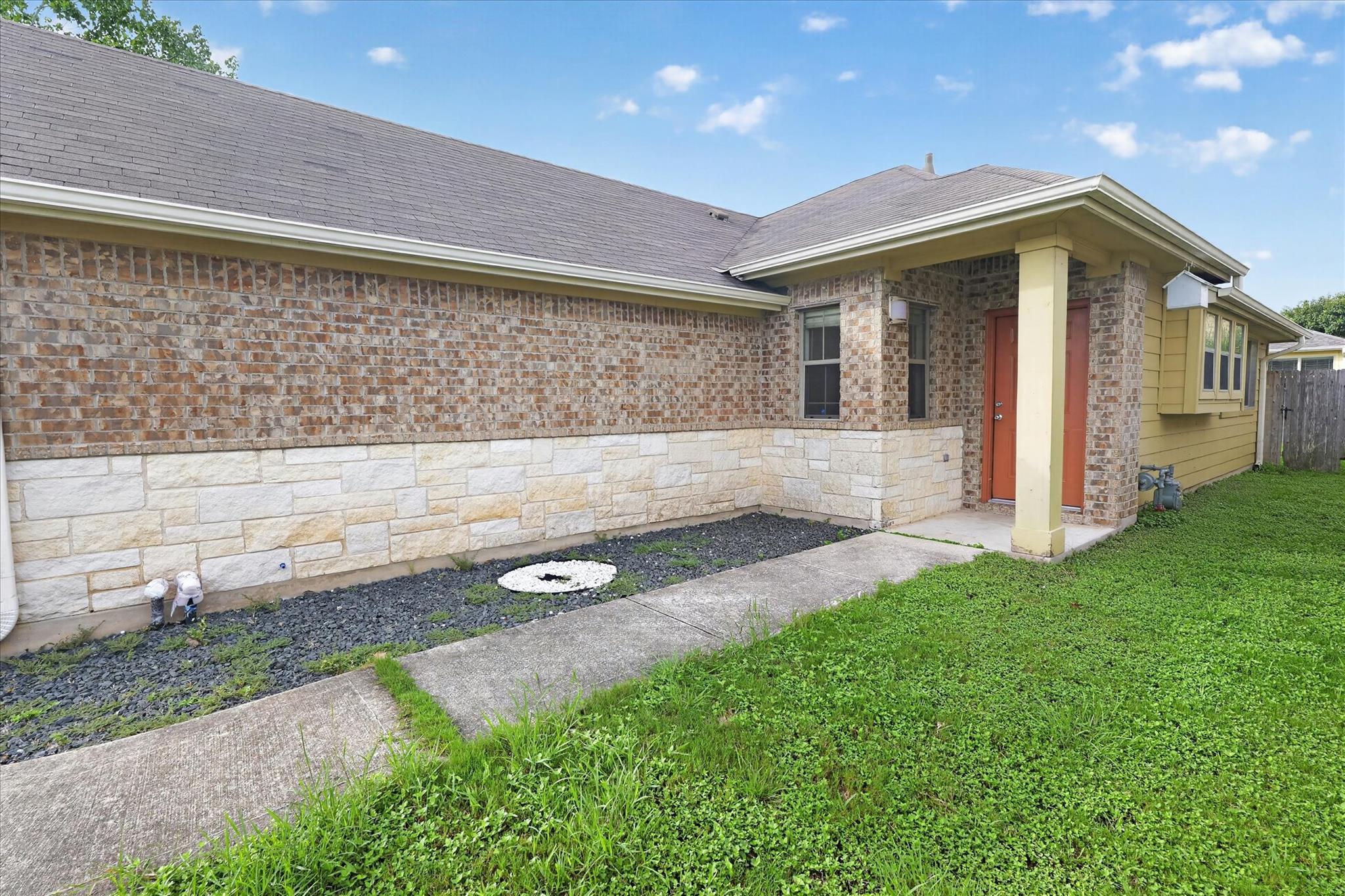 15111 Parrish LN