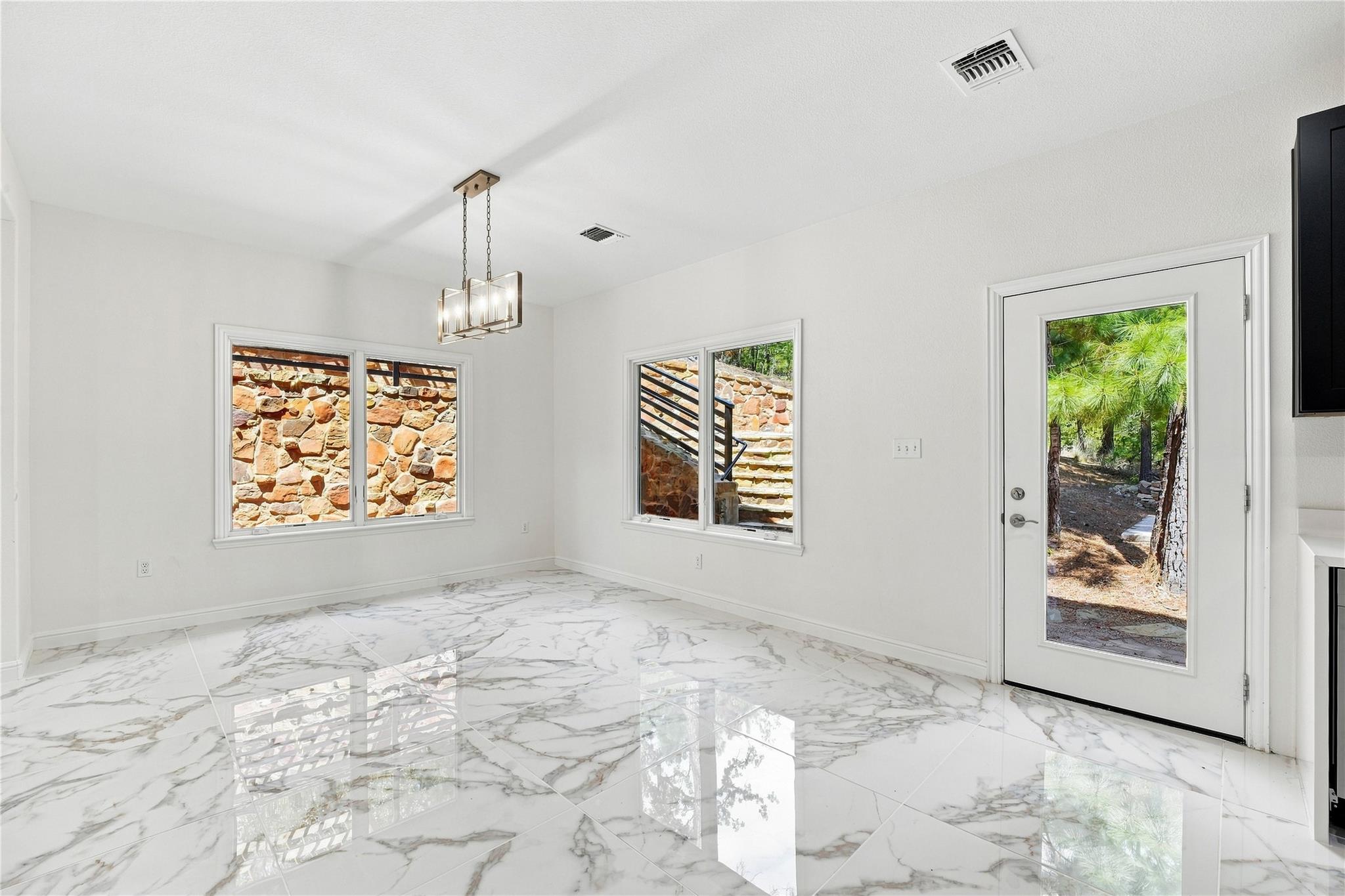 212 Makaha DR