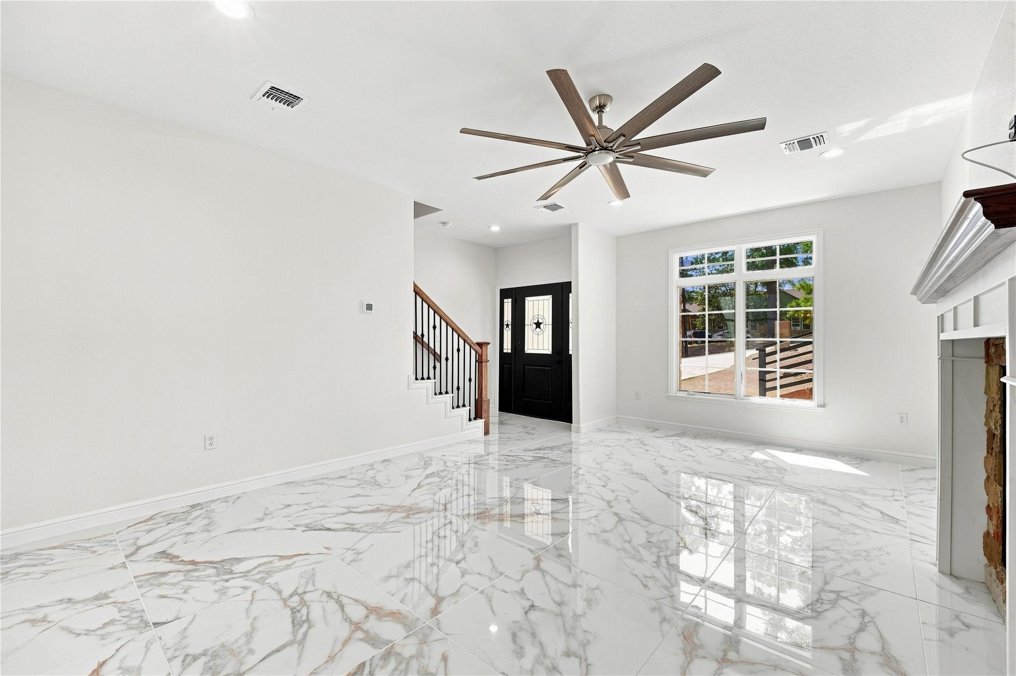 212 Makaha DR
