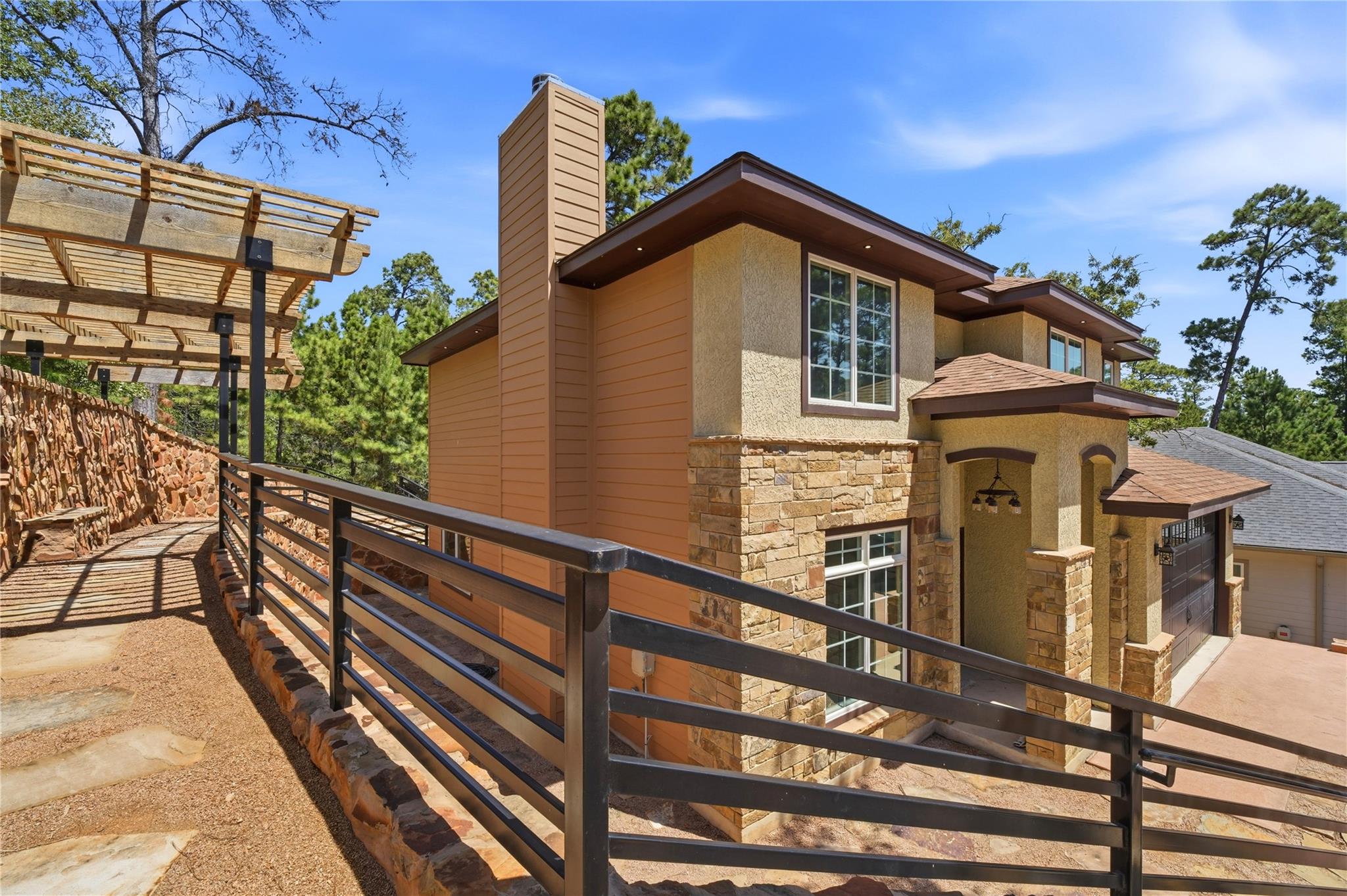 212 Makaha DR
