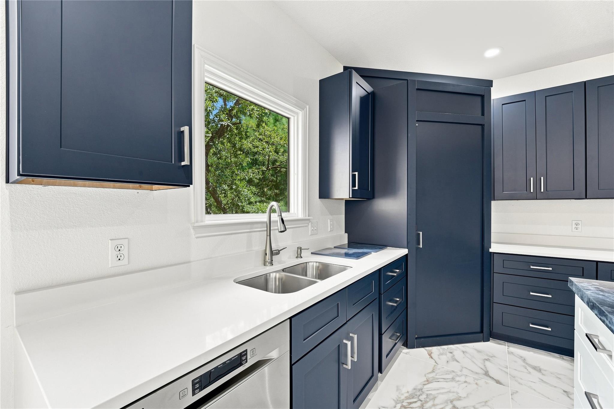 212 Makaha DR