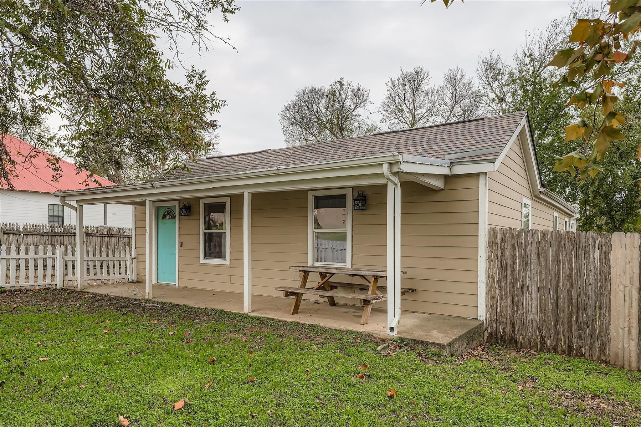 304 S Main ST