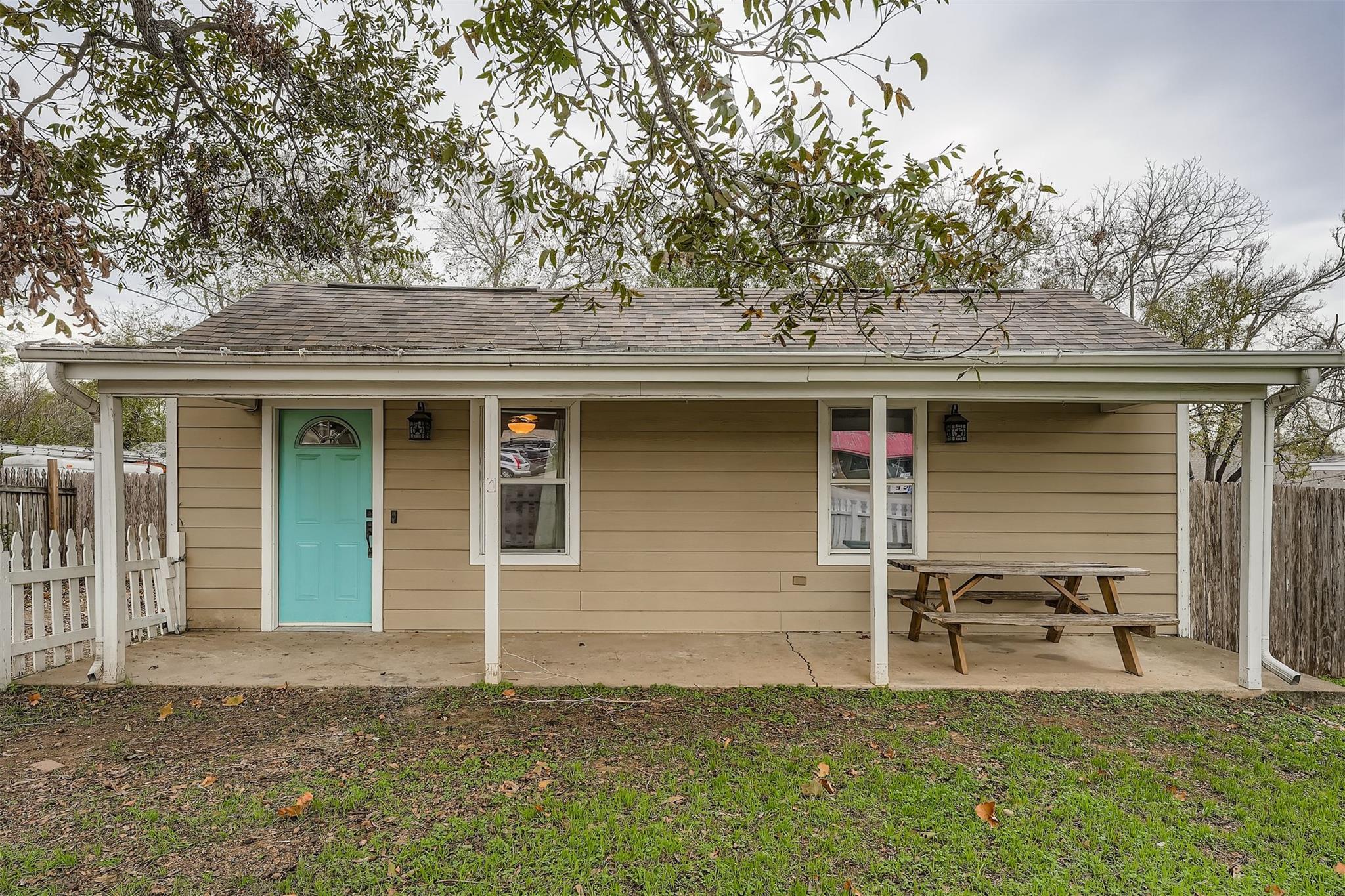 304 S Main ST