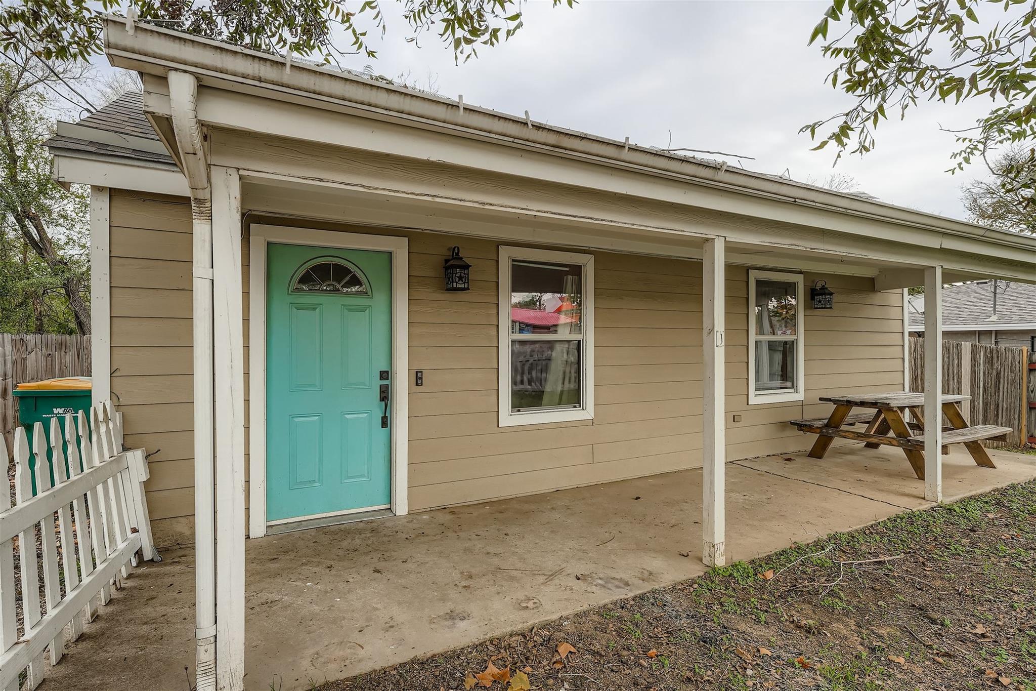 304 S Main ST