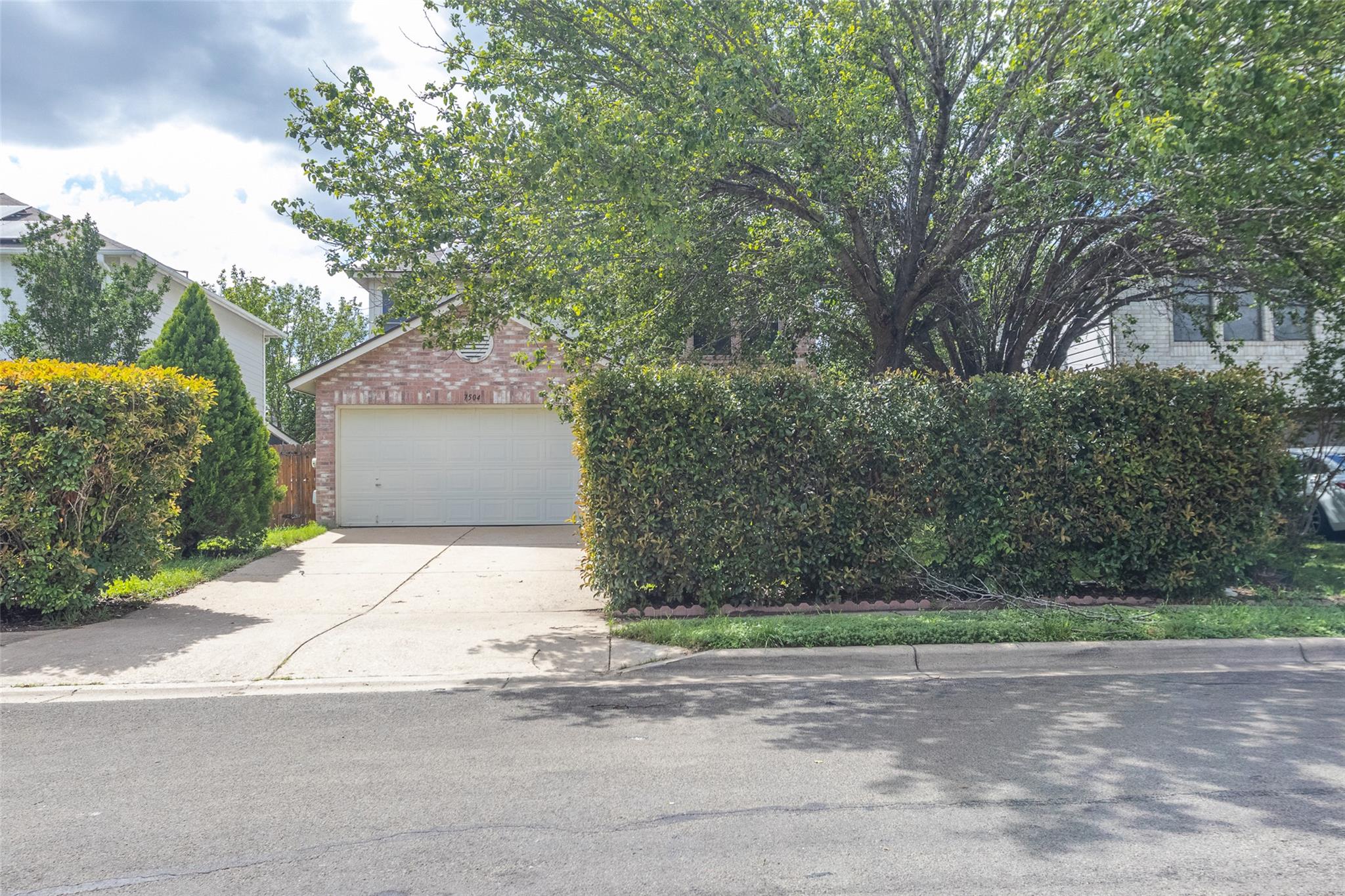 7504 Redrick DR