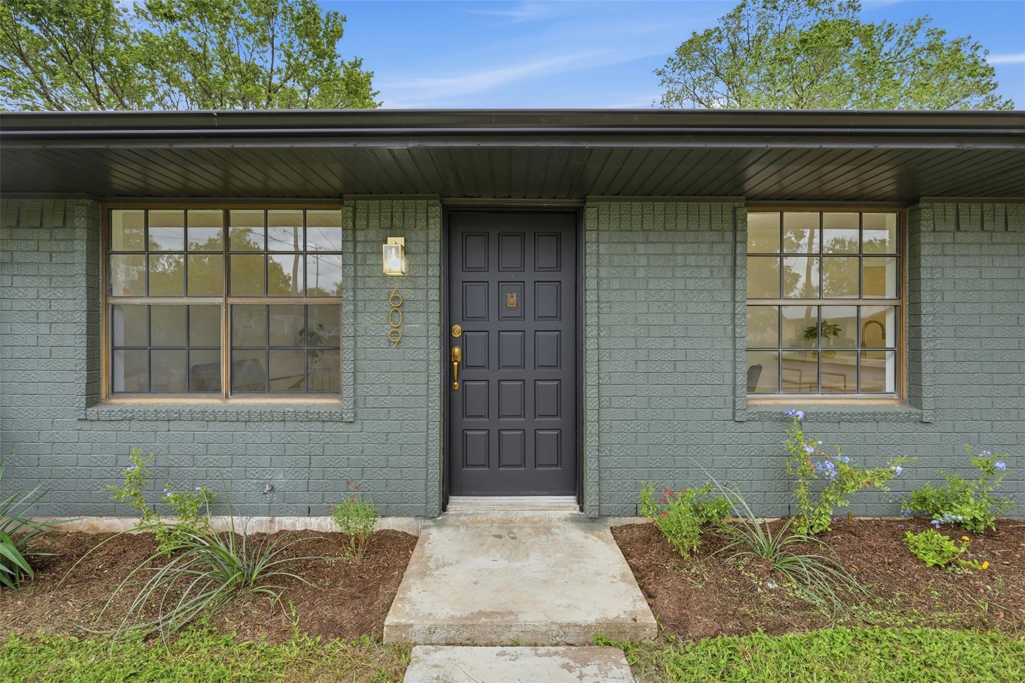 609 Magnolia ST