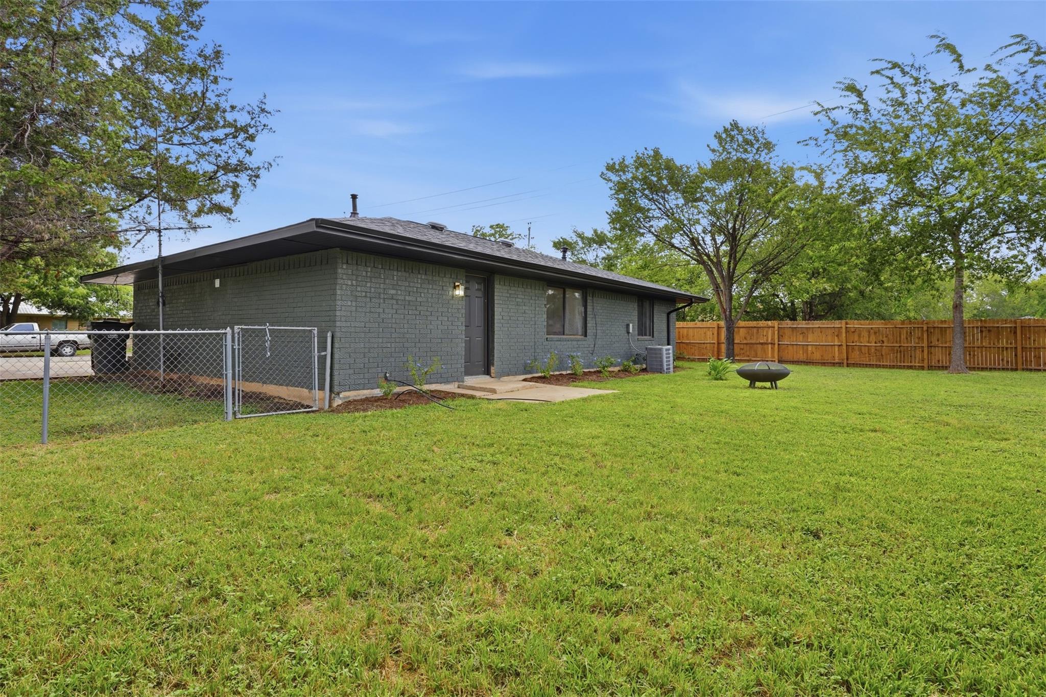 609 Magnolia ST