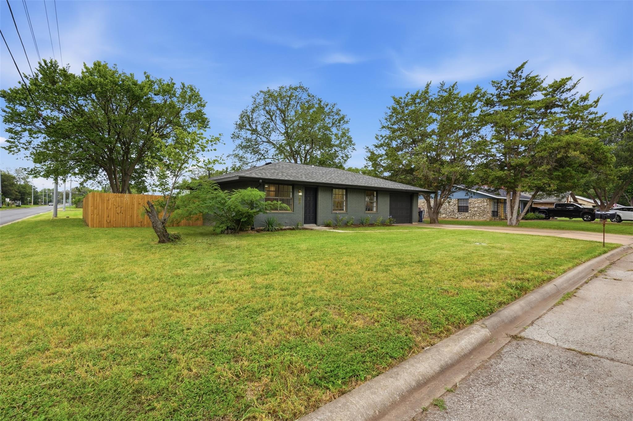609 Magnolia ST