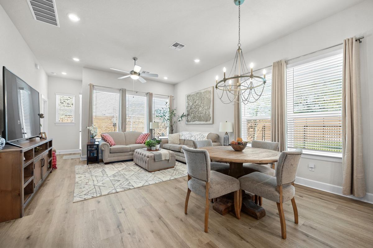 144 Monterey Oak TRL