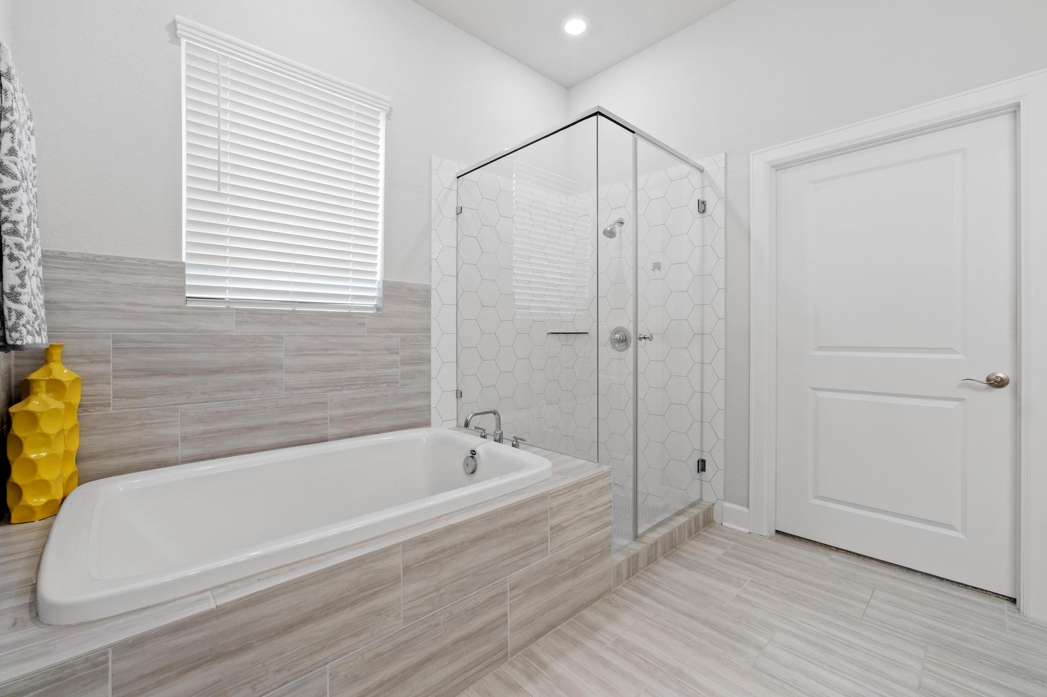 144 Monterey Oak TRL
