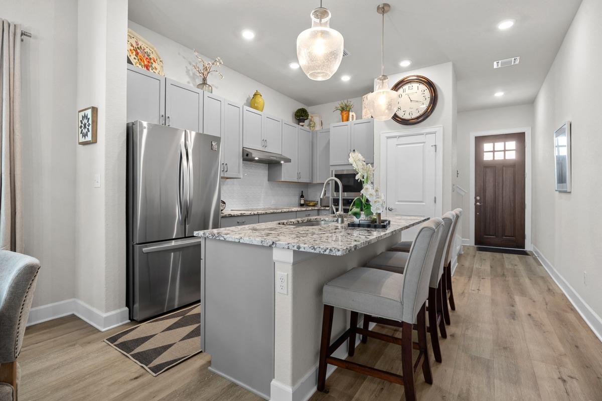 144 Monterey Oak TRL
