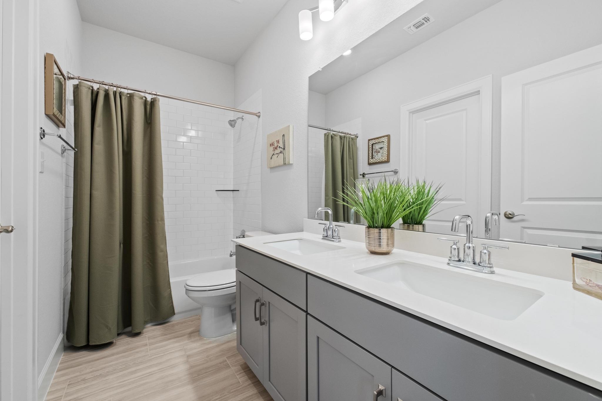 144 Monterey Oak TRL