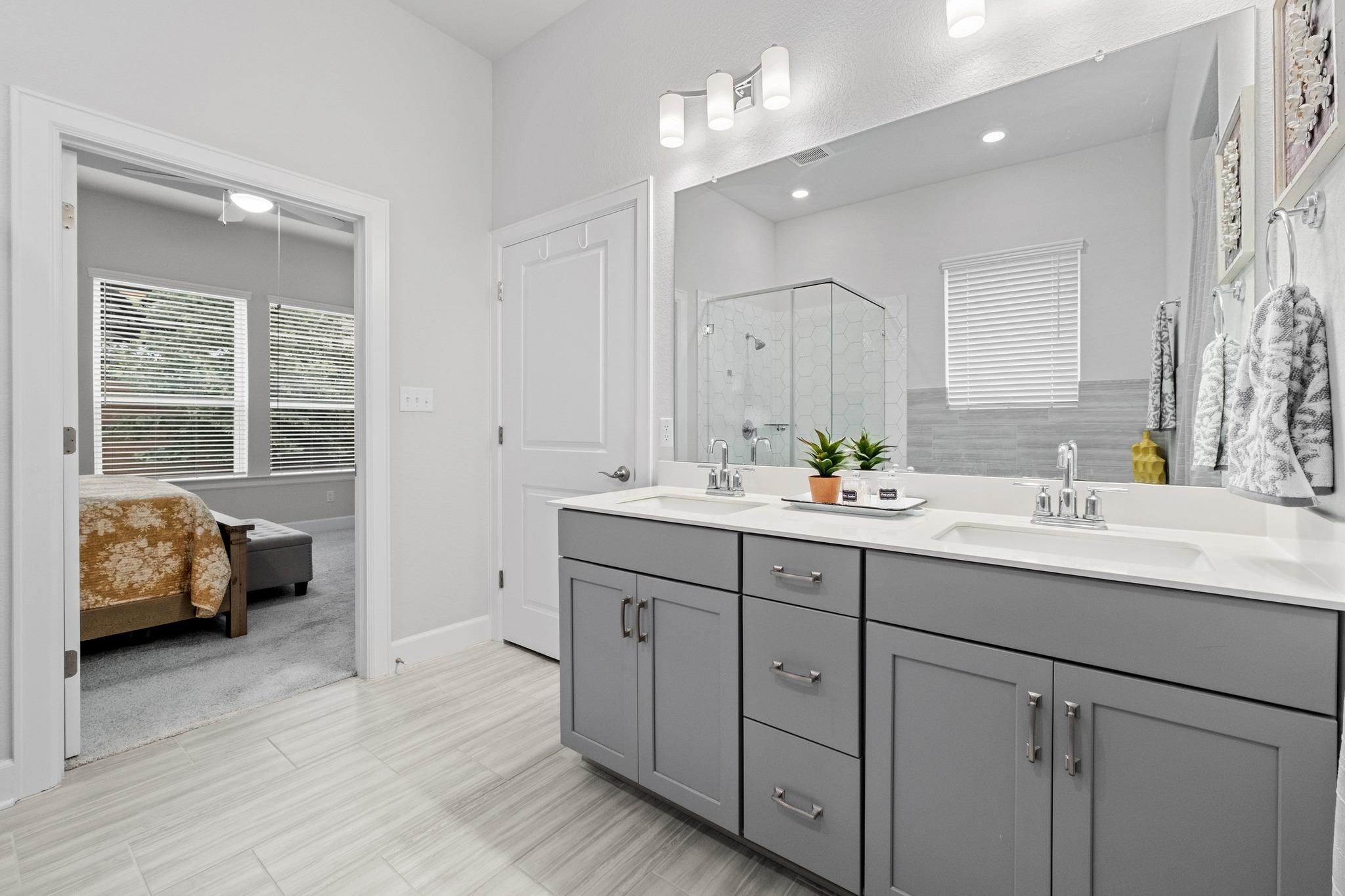 144 Monterey Oak TRL