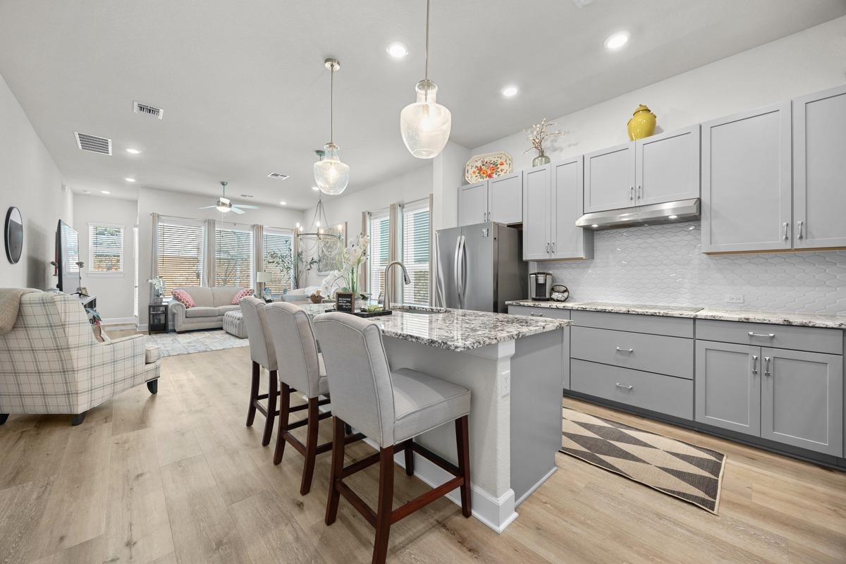 144 Monterey Oak TRL