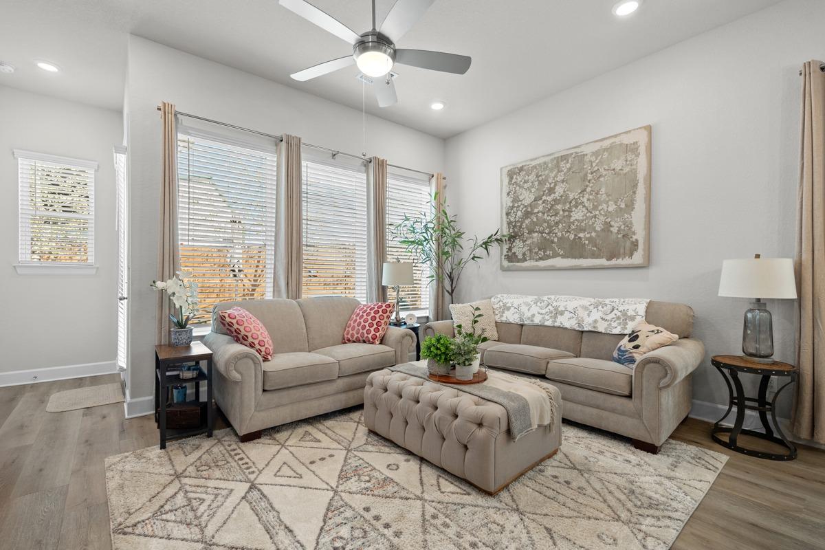 144 Monterey Oak TRL