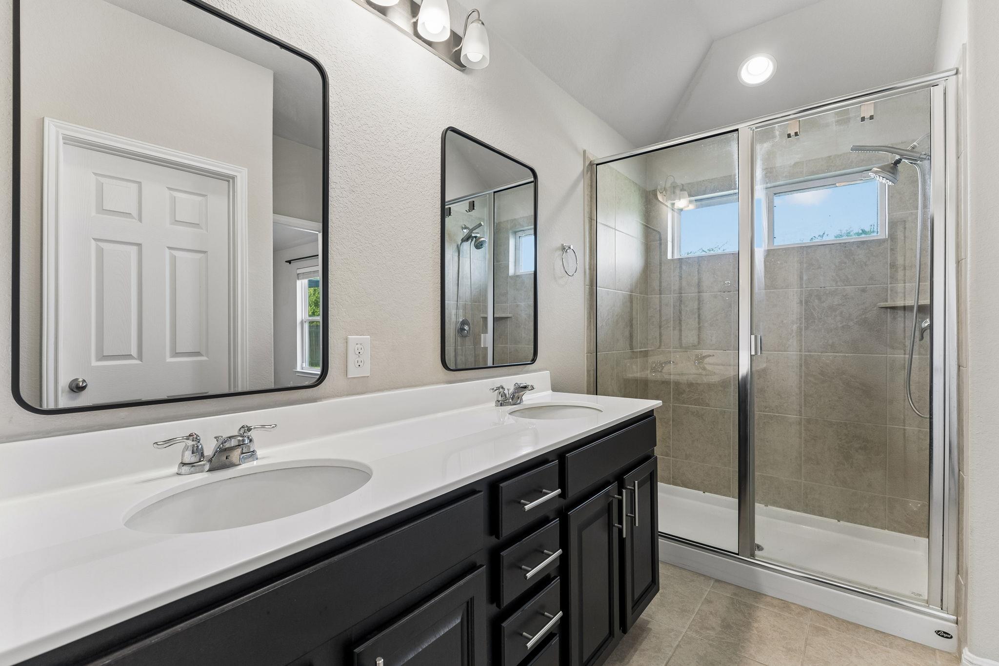 172 Silver Springs BND