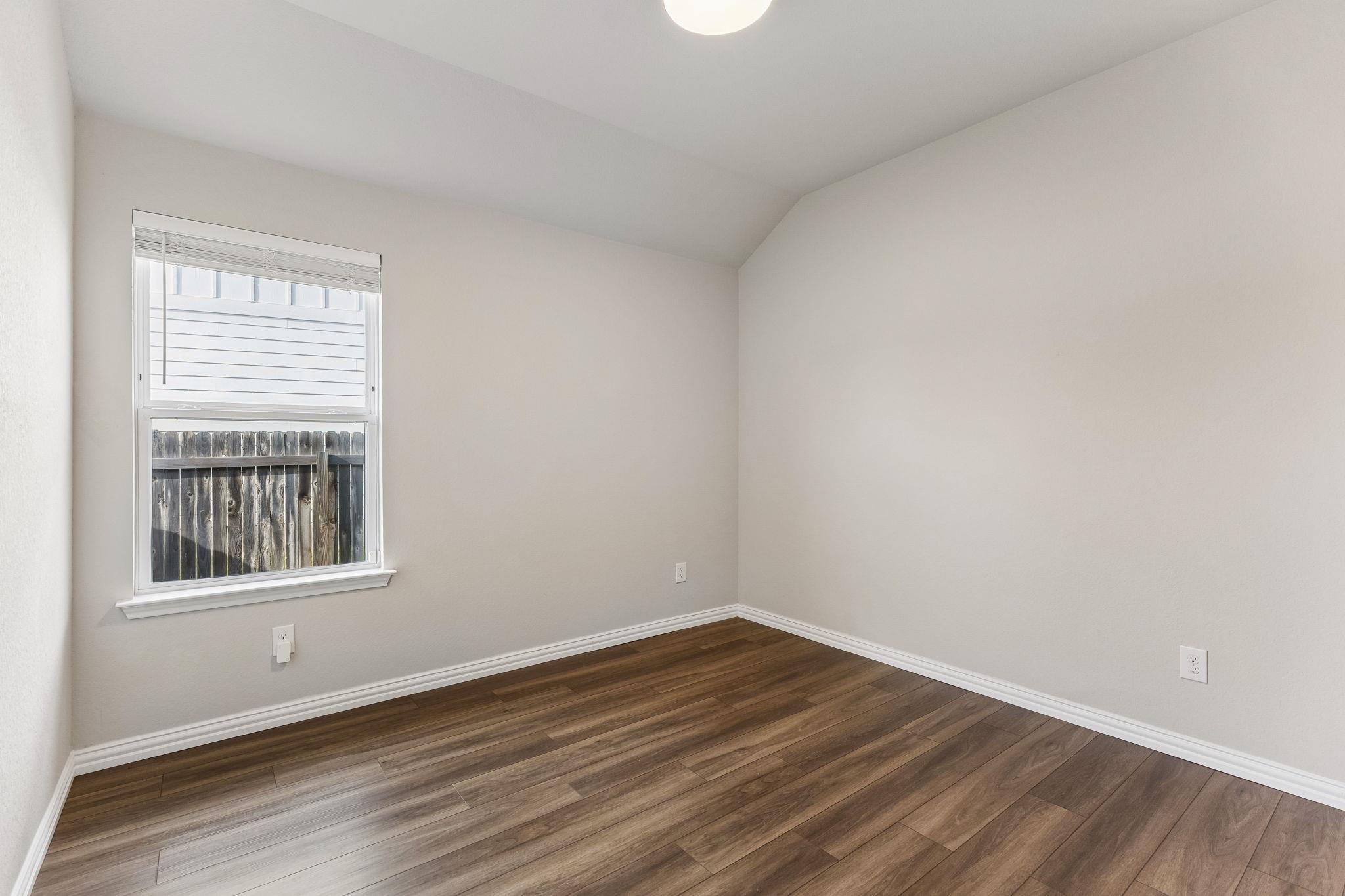172 Silver Springs BND