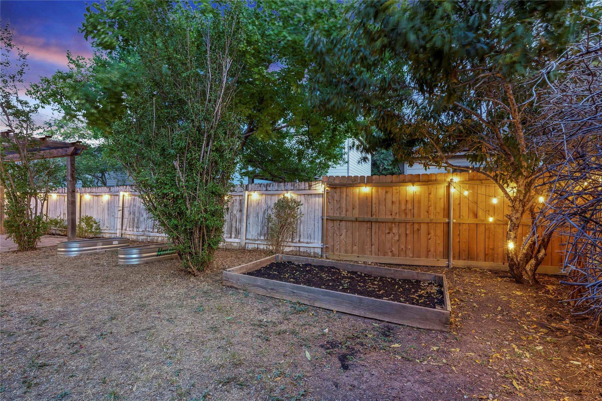 8609 Claude CT
