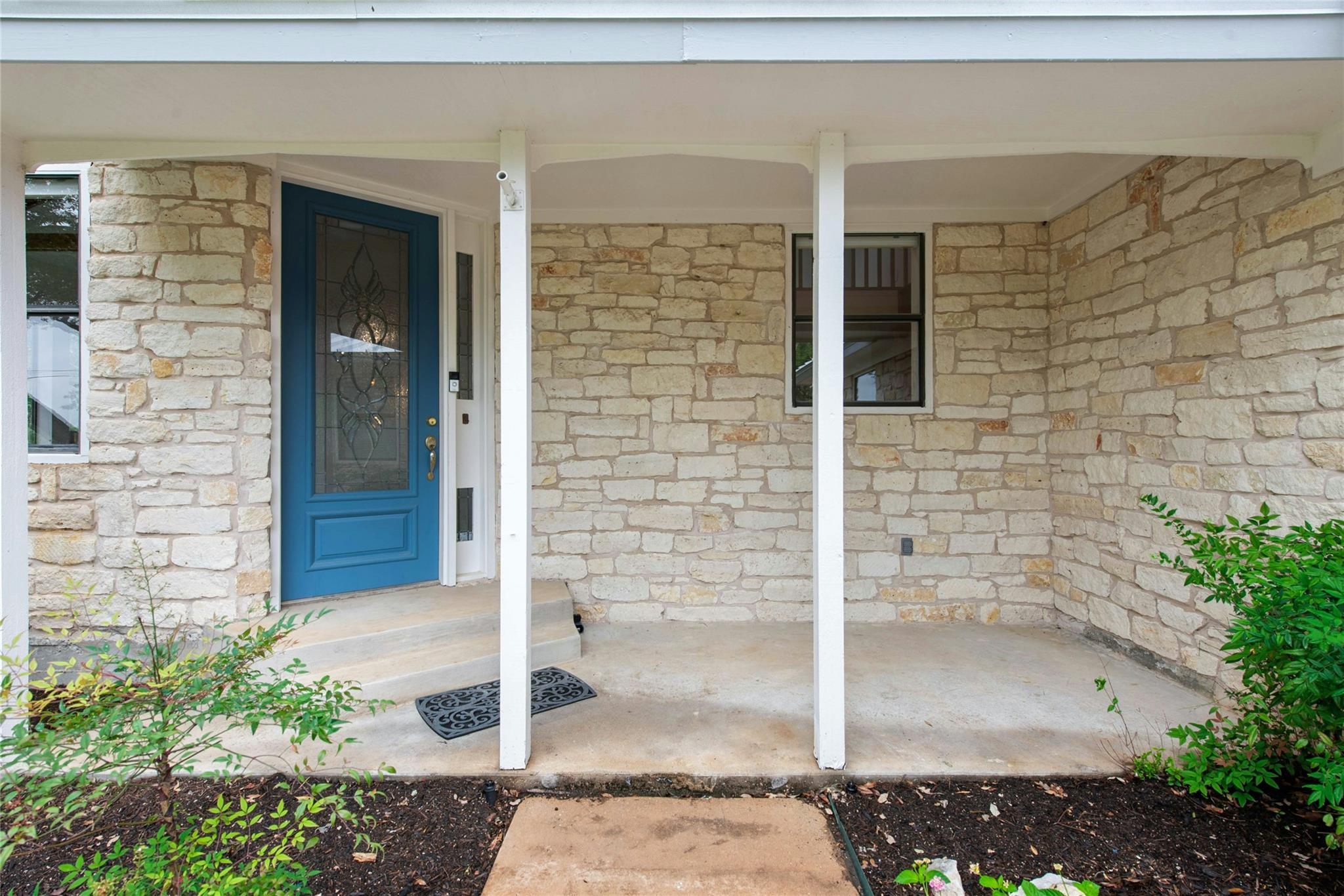 140 Donna DR