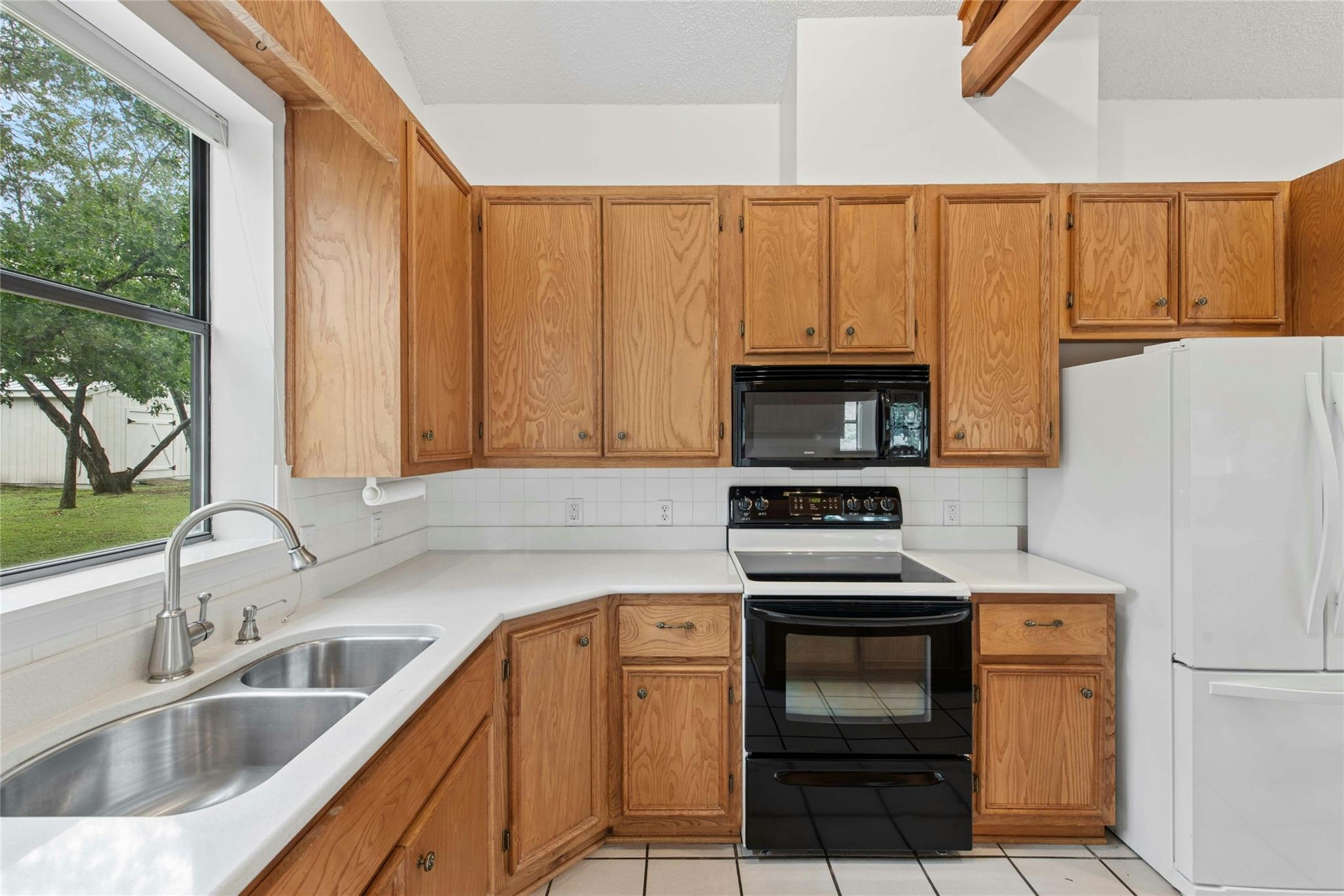 140 Donna DR