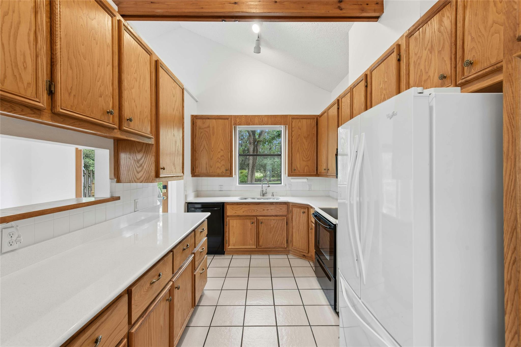 140 Donna DR