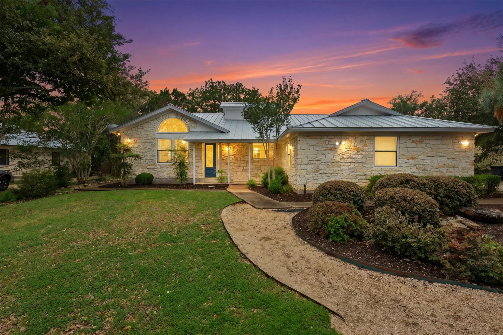 140 Donna DR