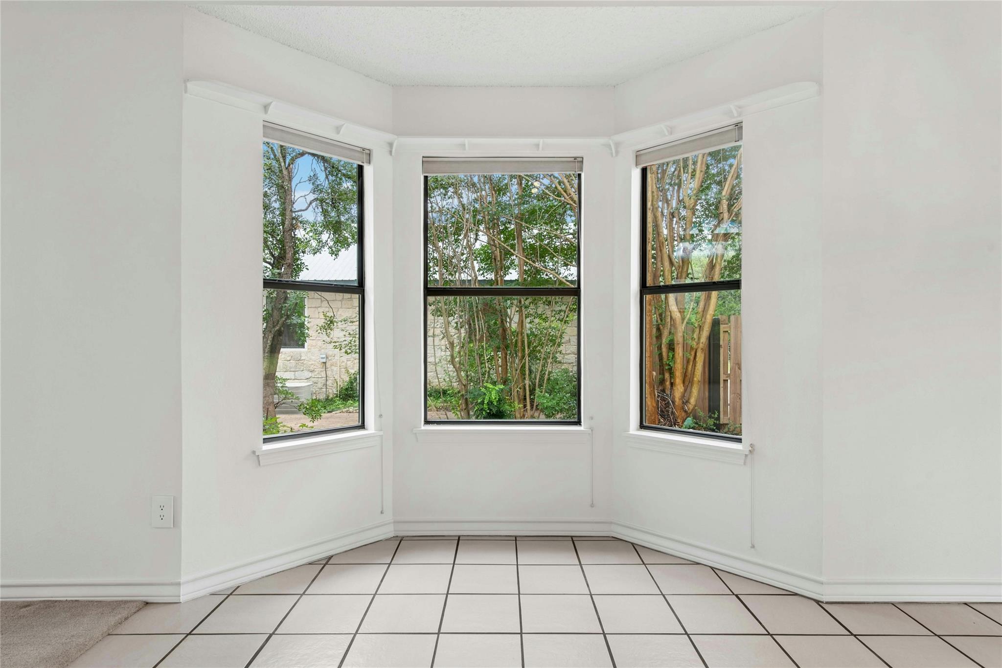 140 Donna DR