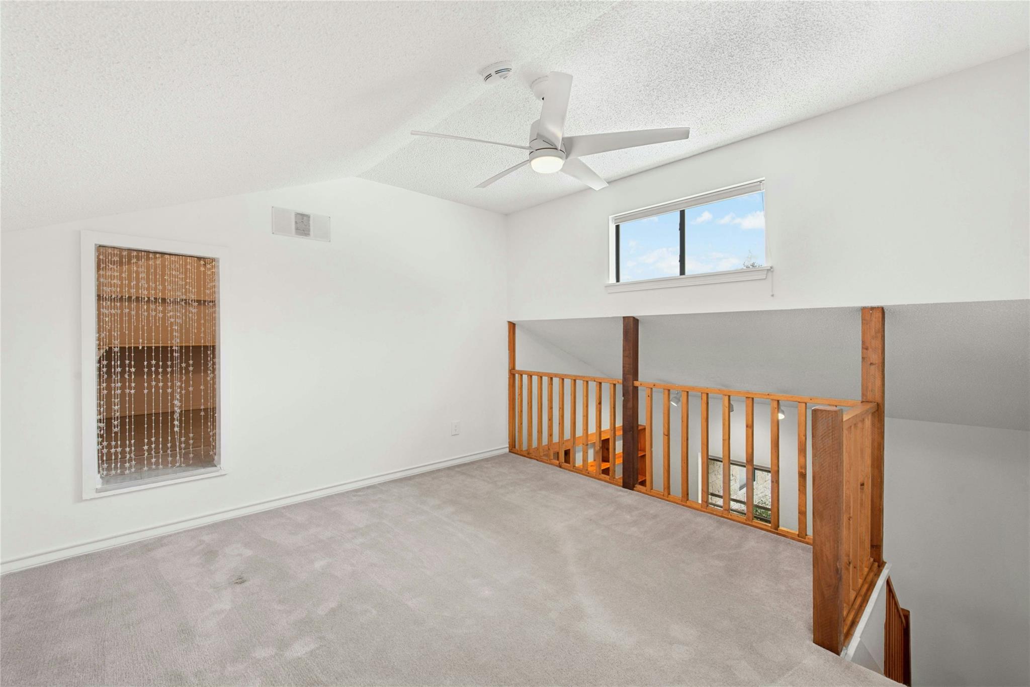 140 Donna DR