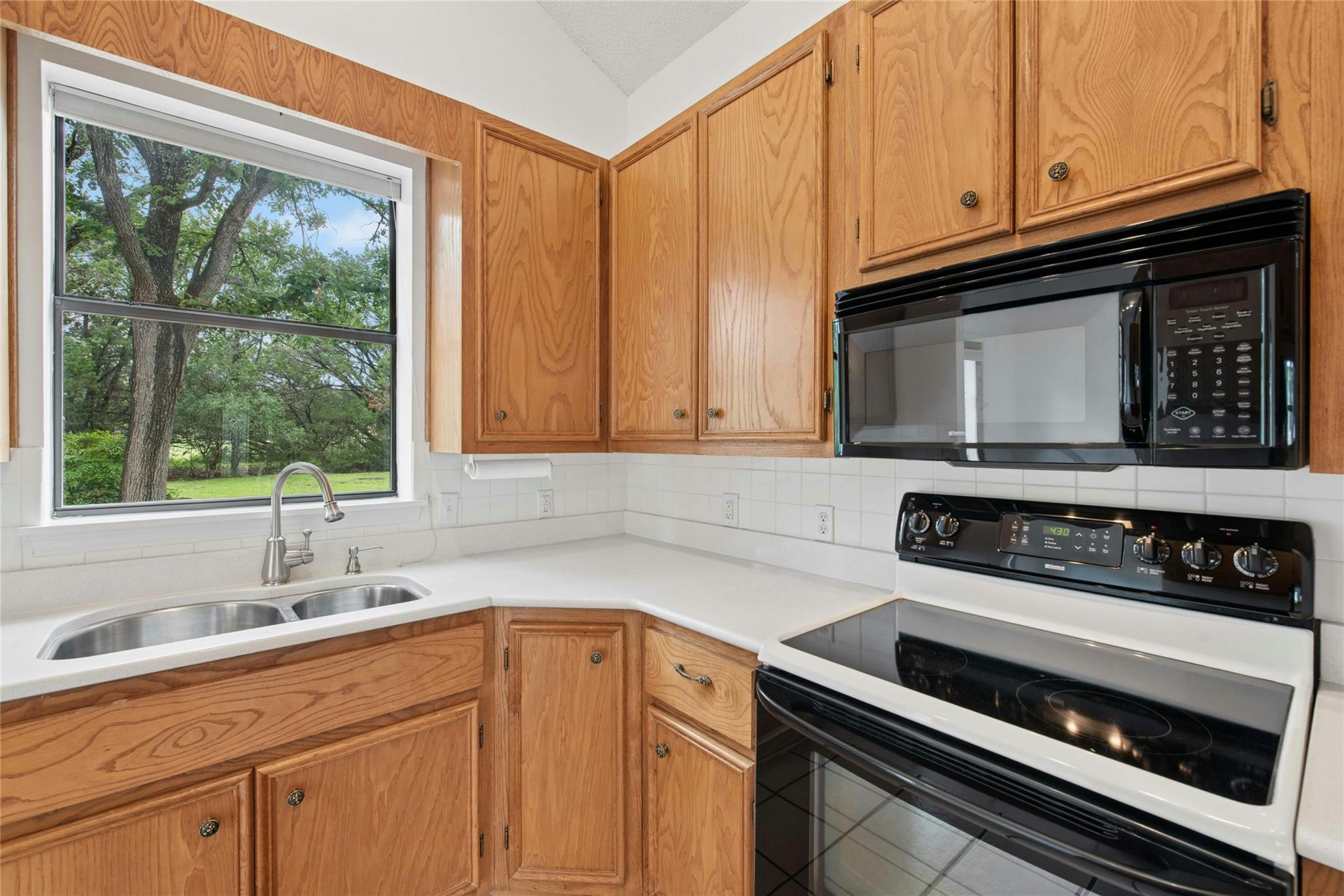 140 Donna DR