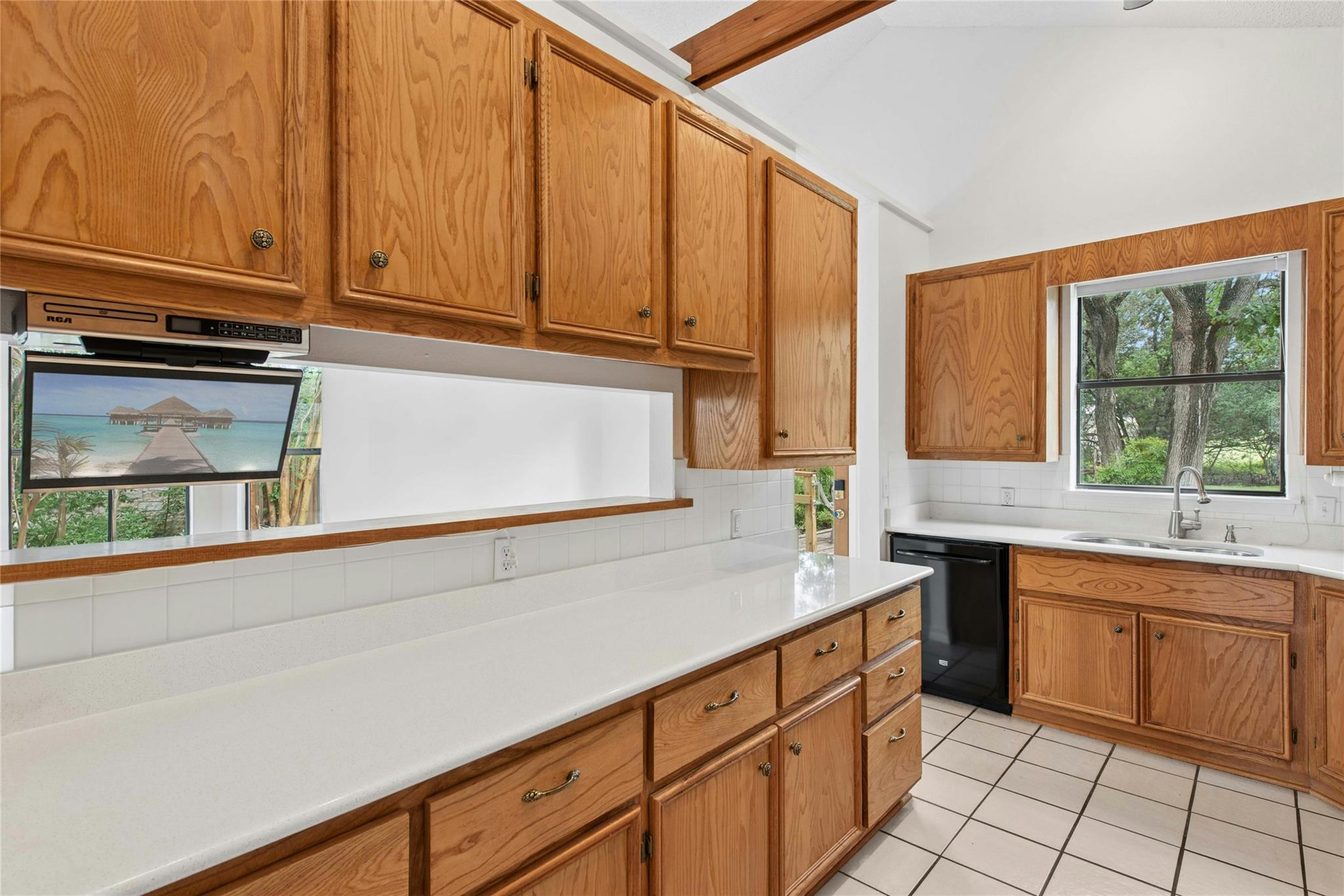 140 Donna DR